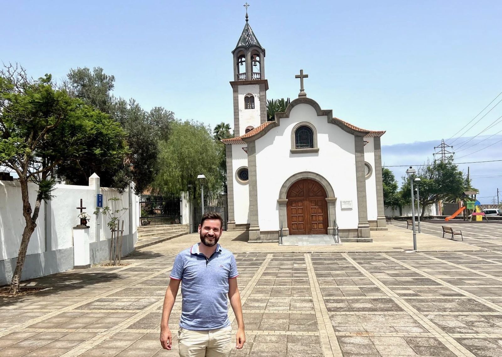 Ciro Molina, en la ermita de Pico Bermejo