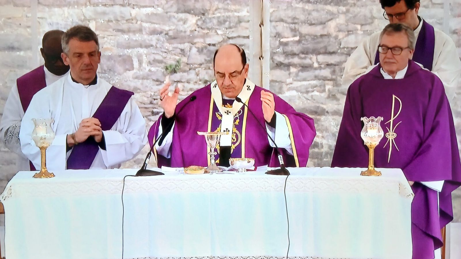 Florencio Roselló celebra la eucaristía de las primeras javieradas de 2026