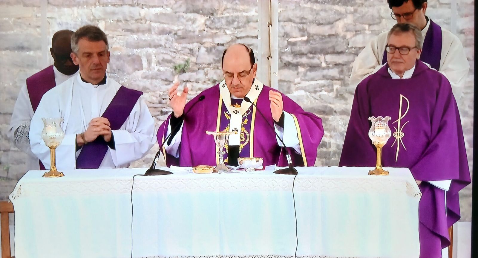 Florencio Roselló celebra la eucaristía de las primeras javieradas de 2026