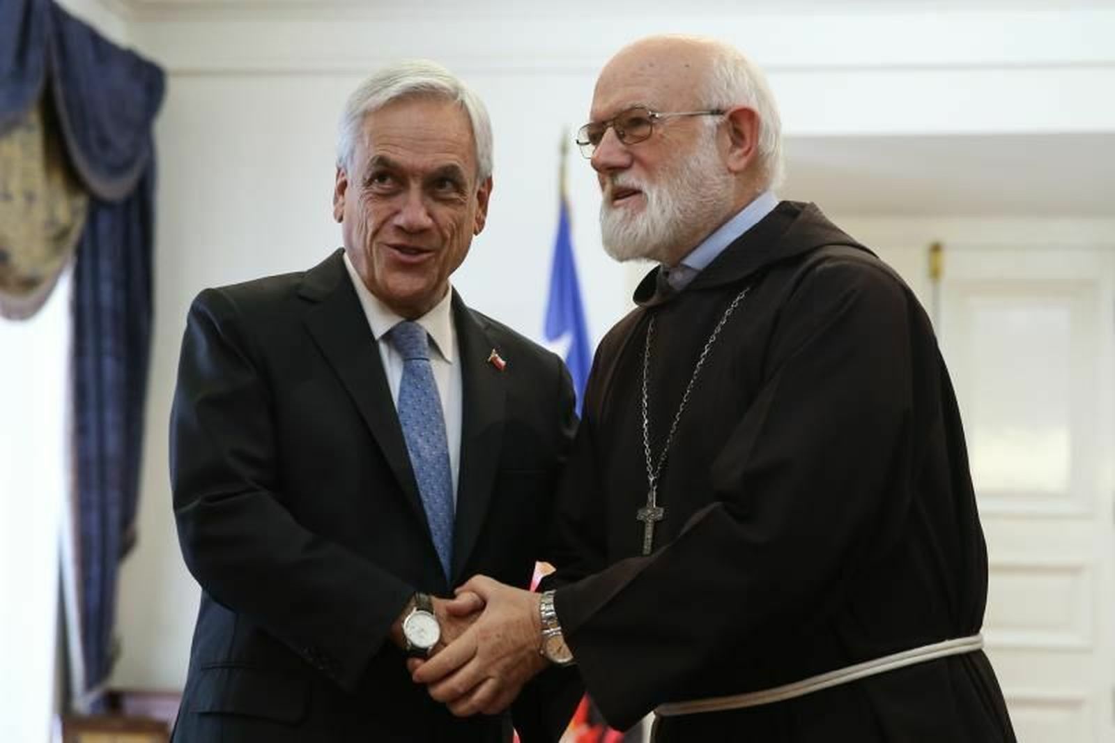 El presidente de Chile, Sebastián Piñera y Celestino Aós se reúnen en el Palacio de la Moneda, sede del Ejecutivo