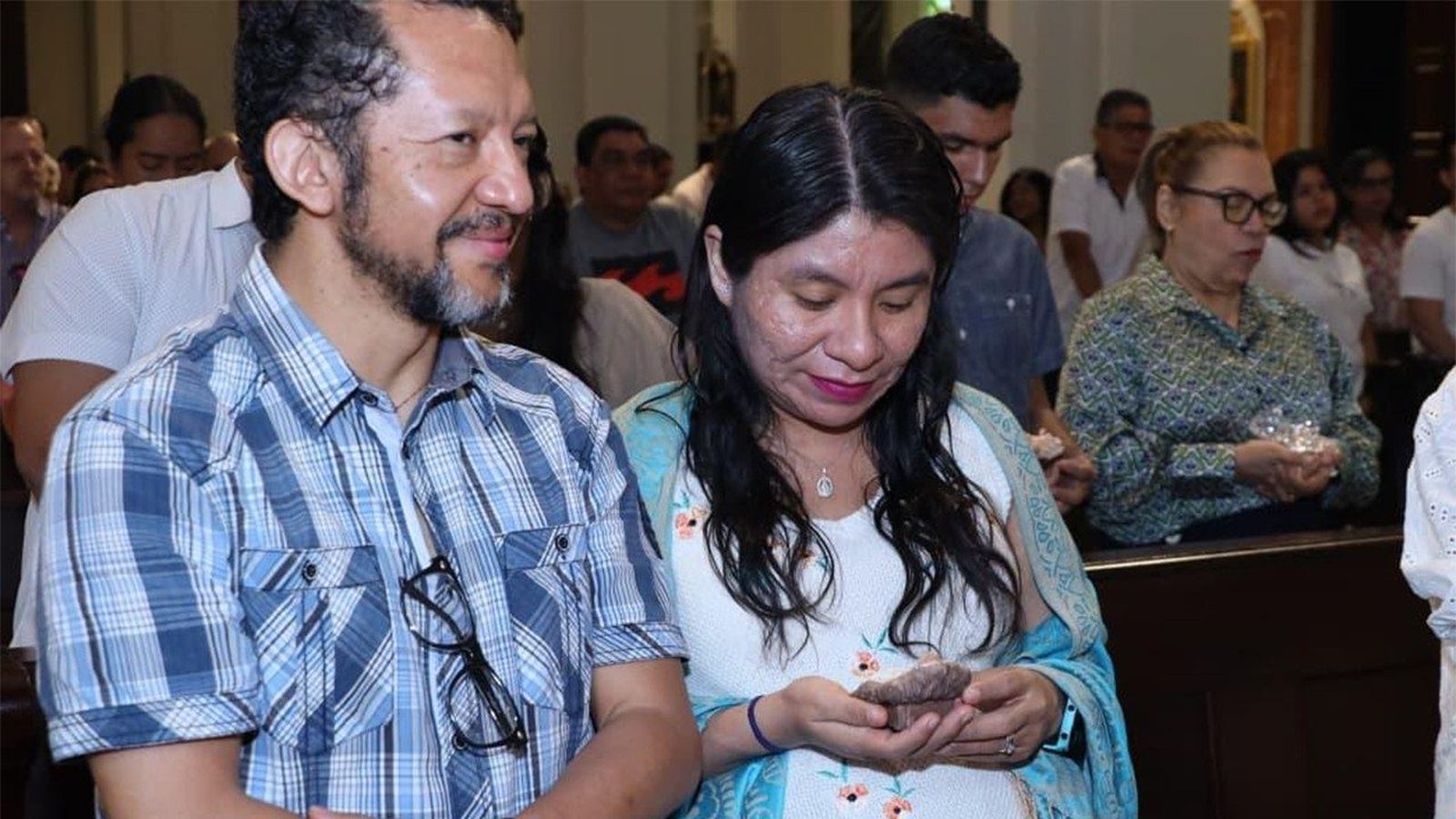 Bendición de mujeres gestates en la catedral de Panamá