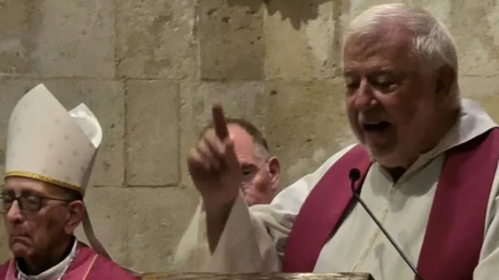 Josep Maria Domingo fue uno de los sacerdotes que estuvieron presentes en esta despedida.