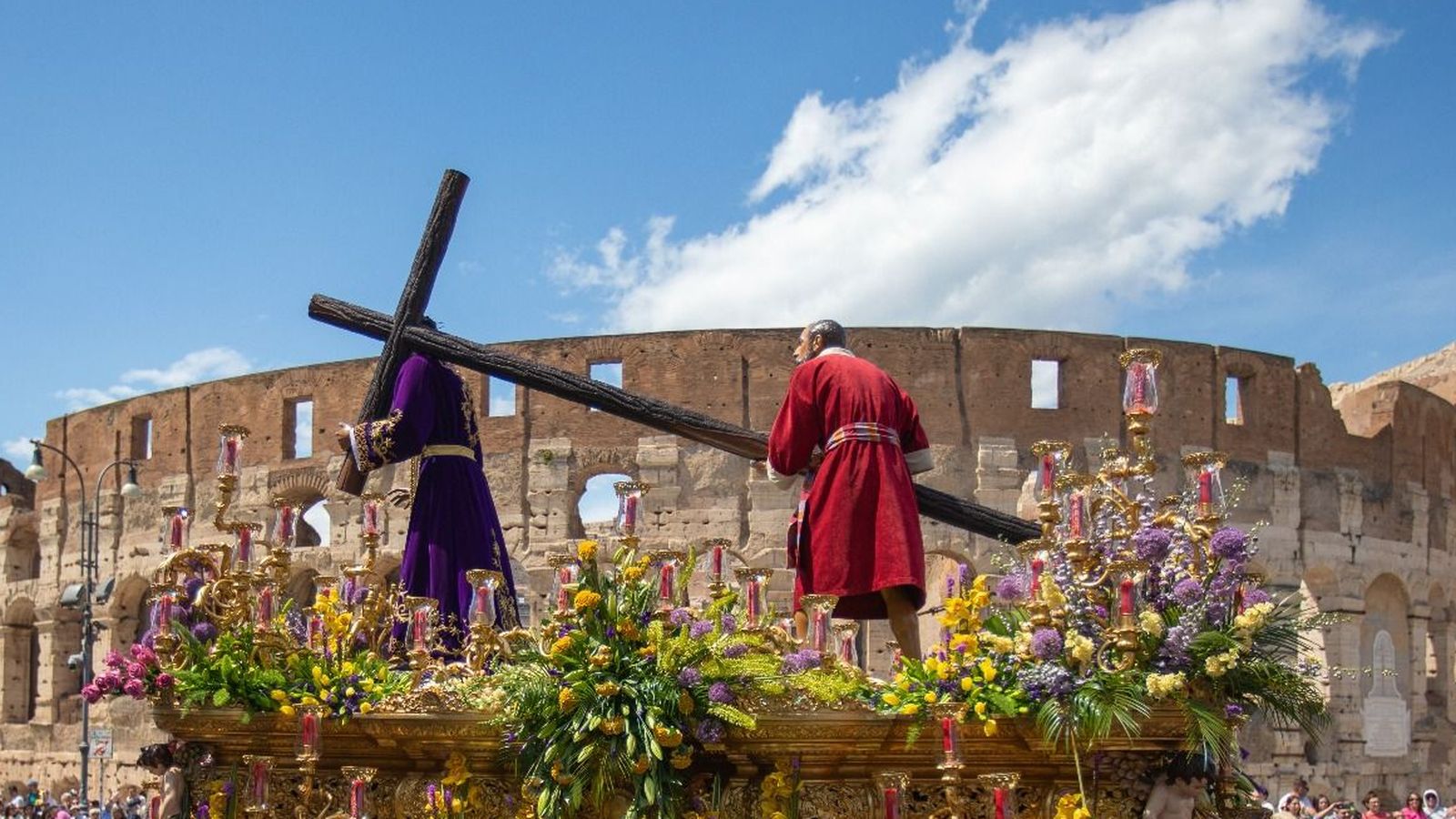 La imagen de Jesús Nazareno de León ante el Coliseo durante el Jubileo de las Cofradías celebrado en Roma en mayo de 2025.