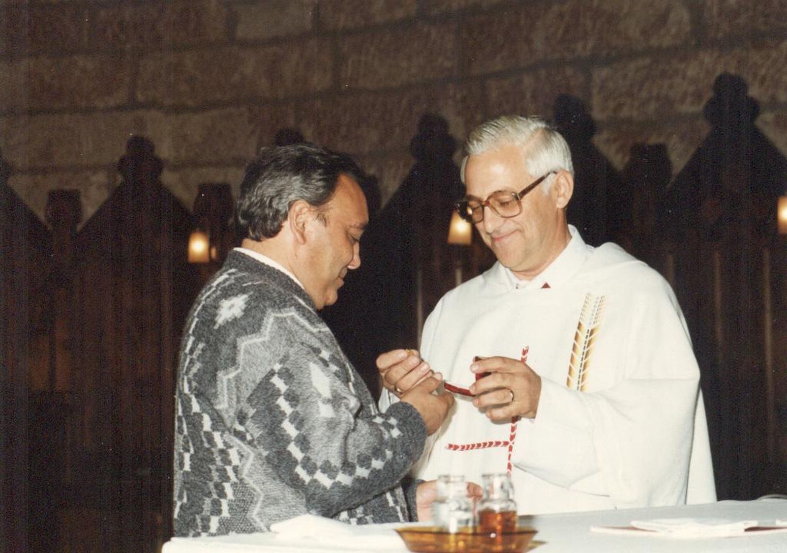 Silva, con el padre Ángel