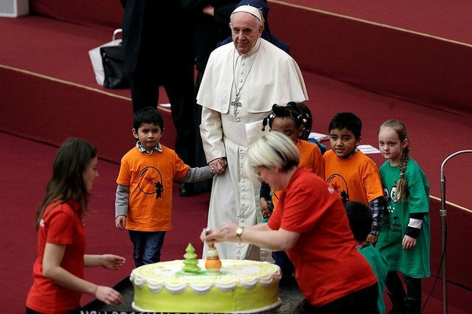 Cumple del Papa con niños enfermos