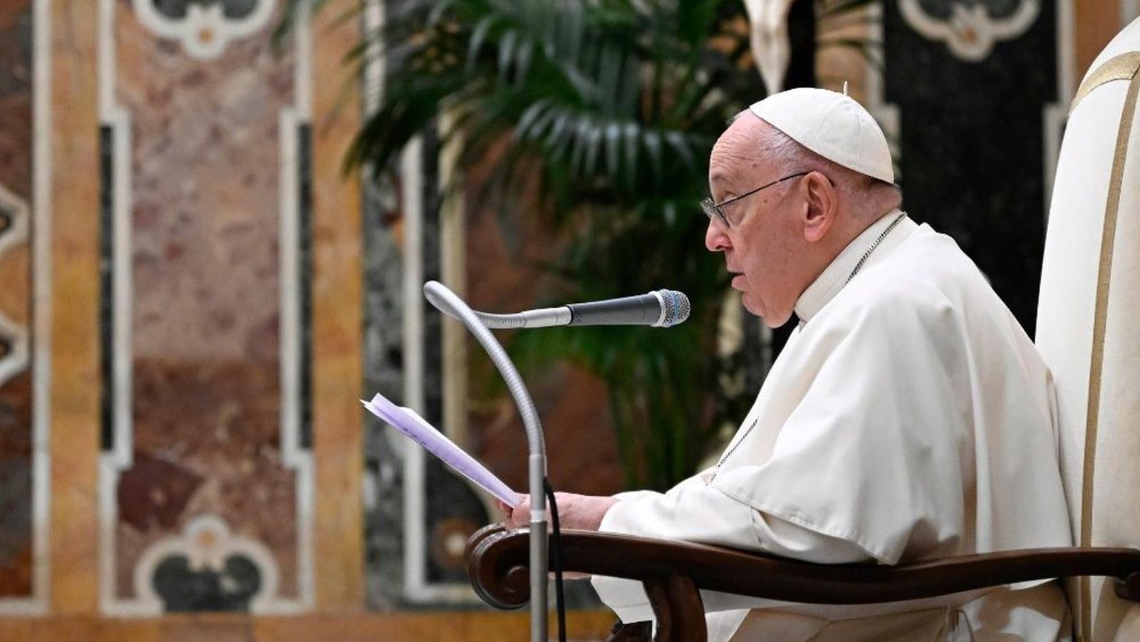 El Papa, durante su discurso a los literatos