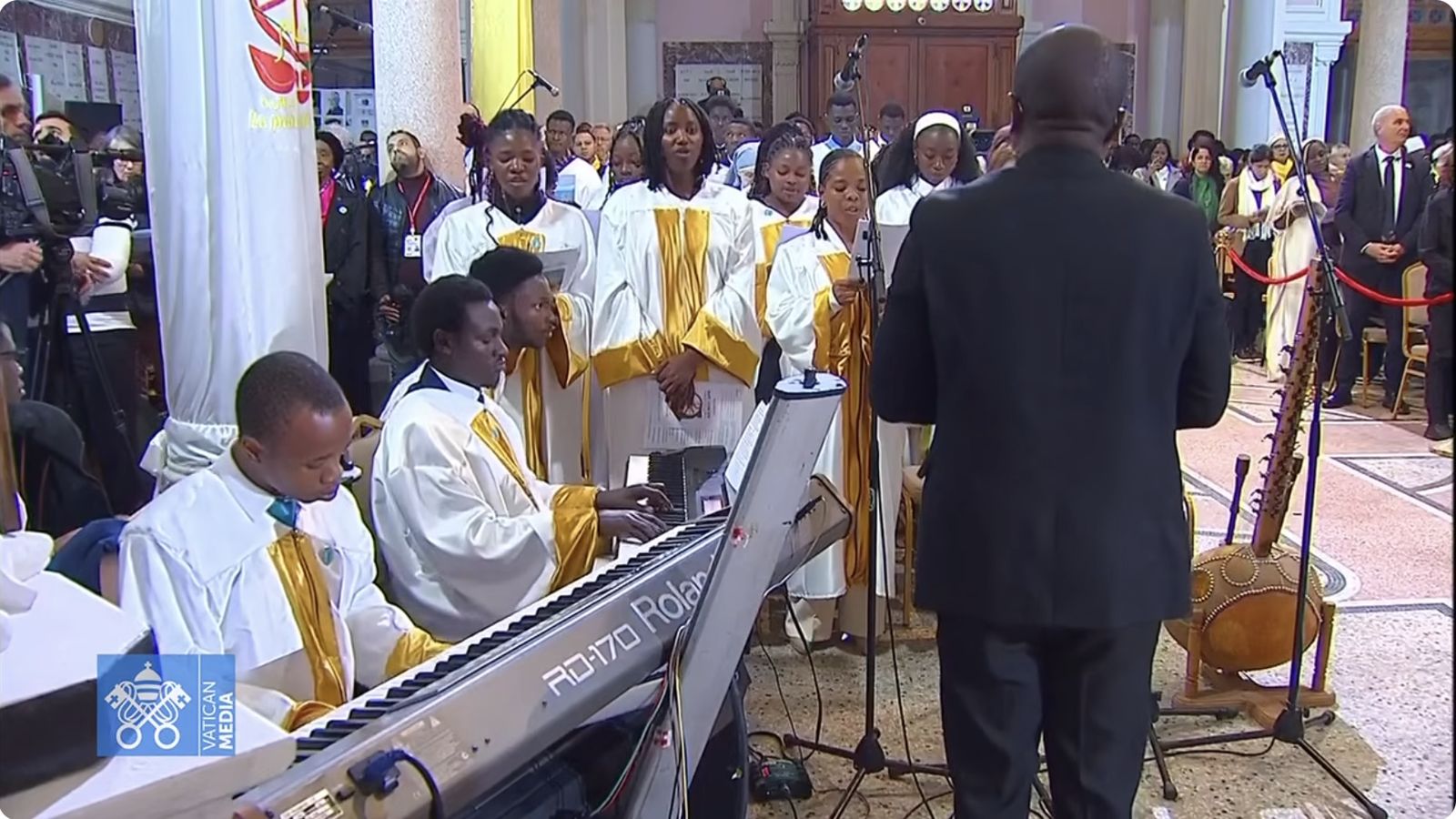 El coro de la basílica de San Agustín en la histórica misa de León XIV