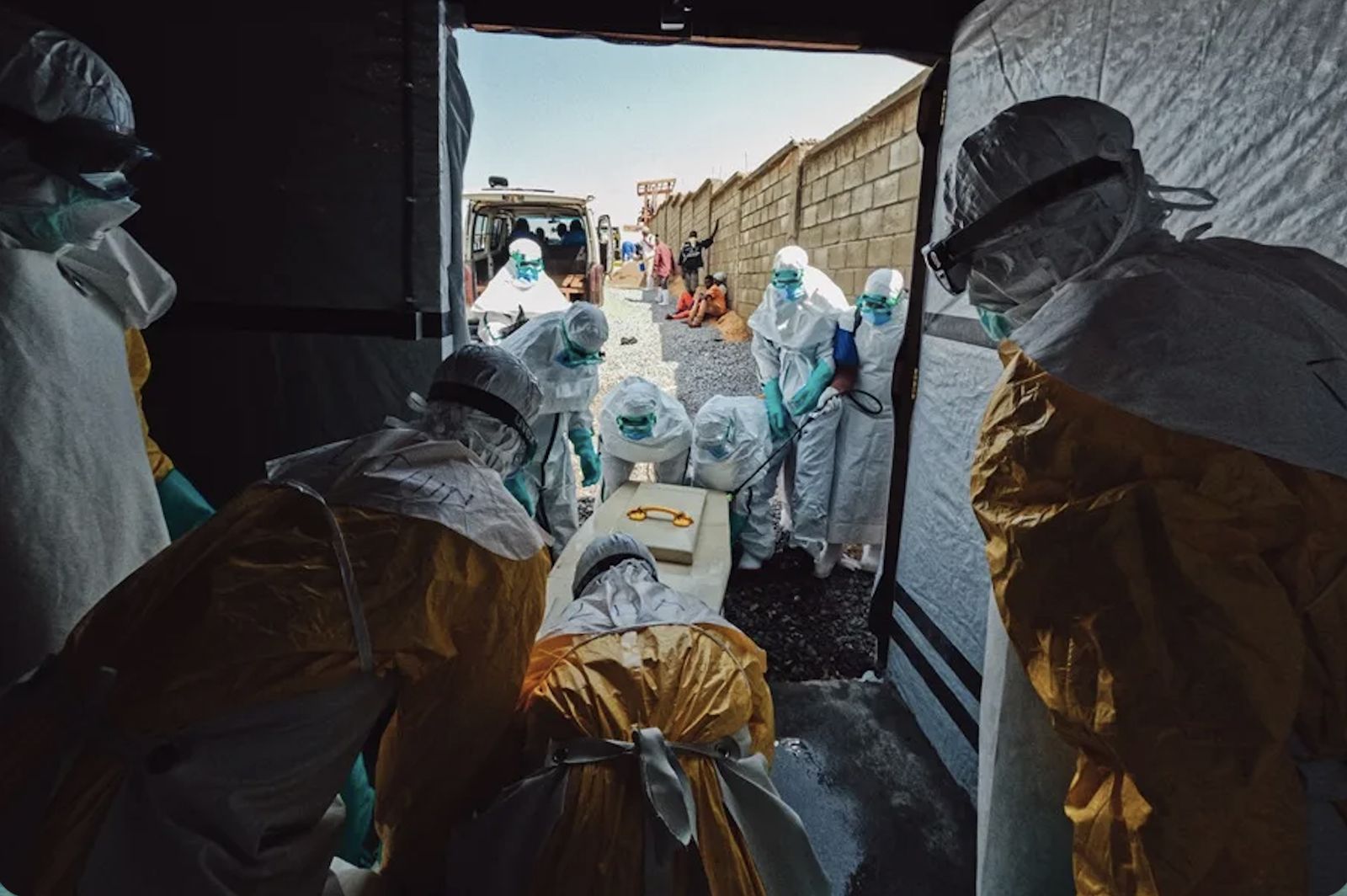 Sanitarios en la RD del Congo