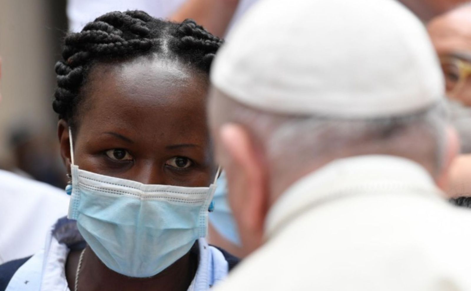 El Papa escucha a una mujer