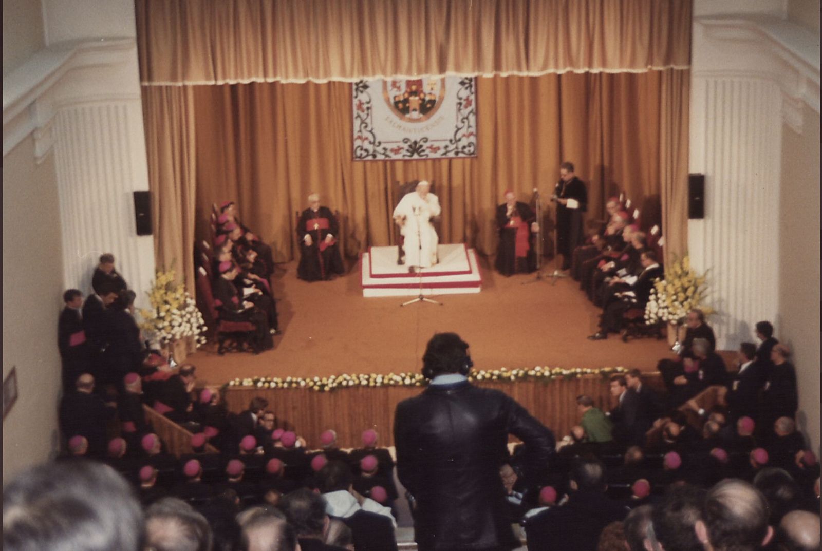 Juan Pablo II en el encuentro con el claustro de profesore de la UPSA