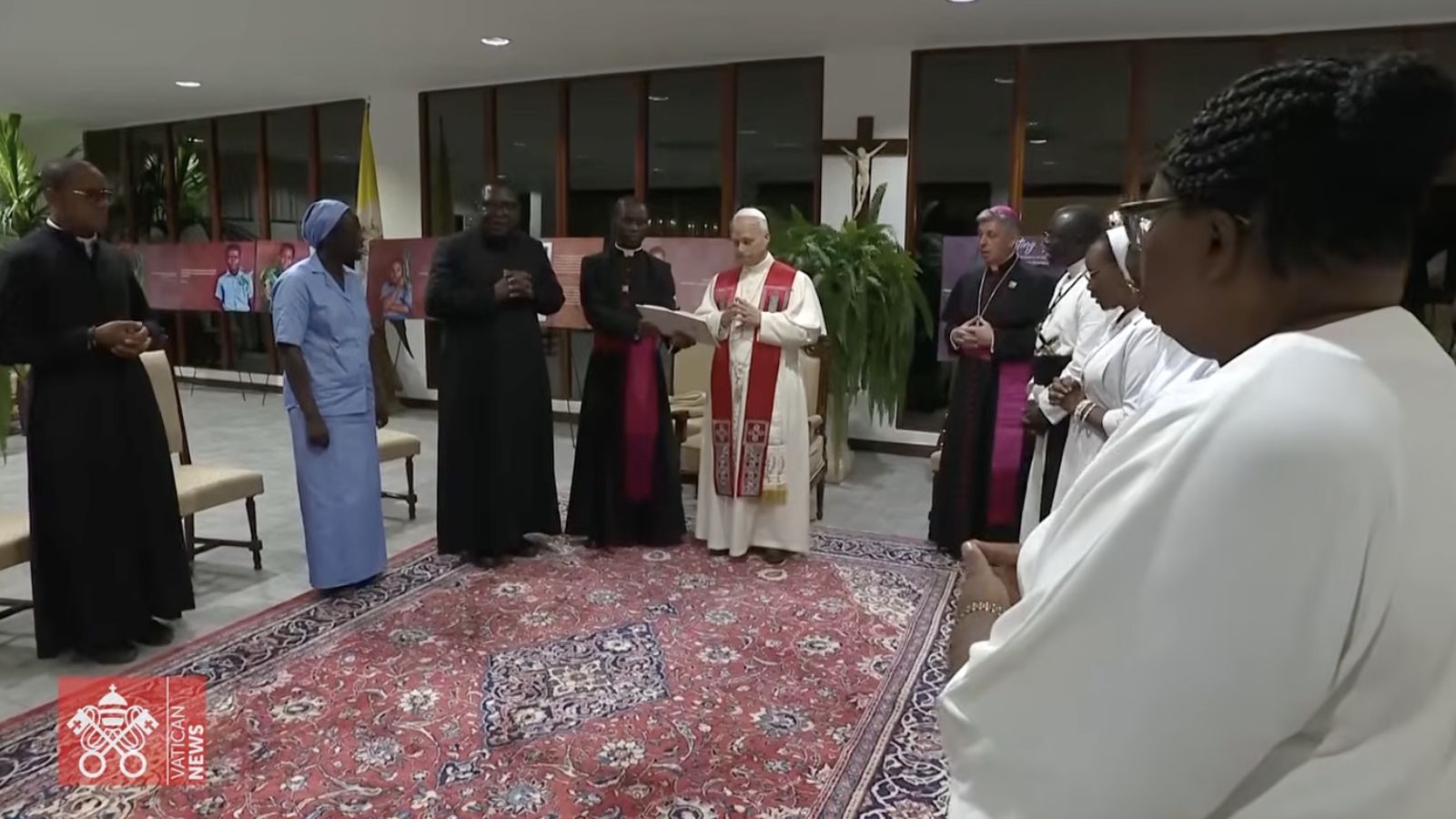 León XIV y superiores religiosos en Camerún