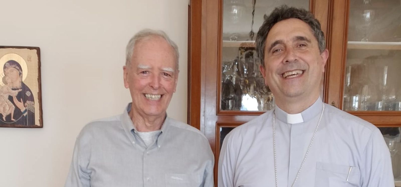 El misionero Miguel Garaizábal, con el obispo Cadiñanos