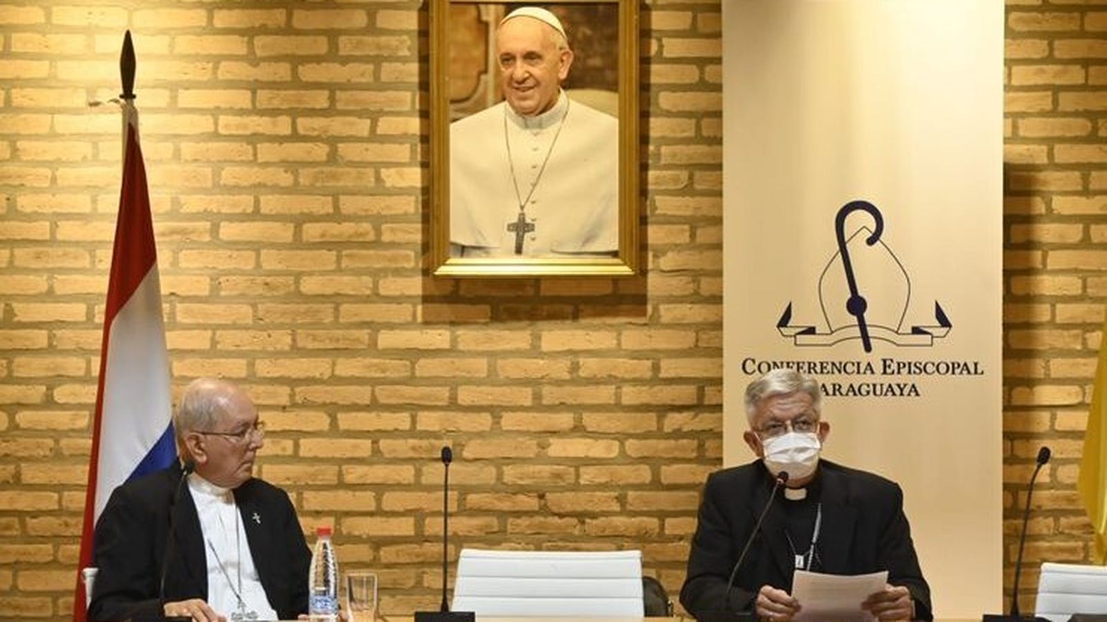 Mons. Martínez Flores y Mons. Edmundo Valenzuela