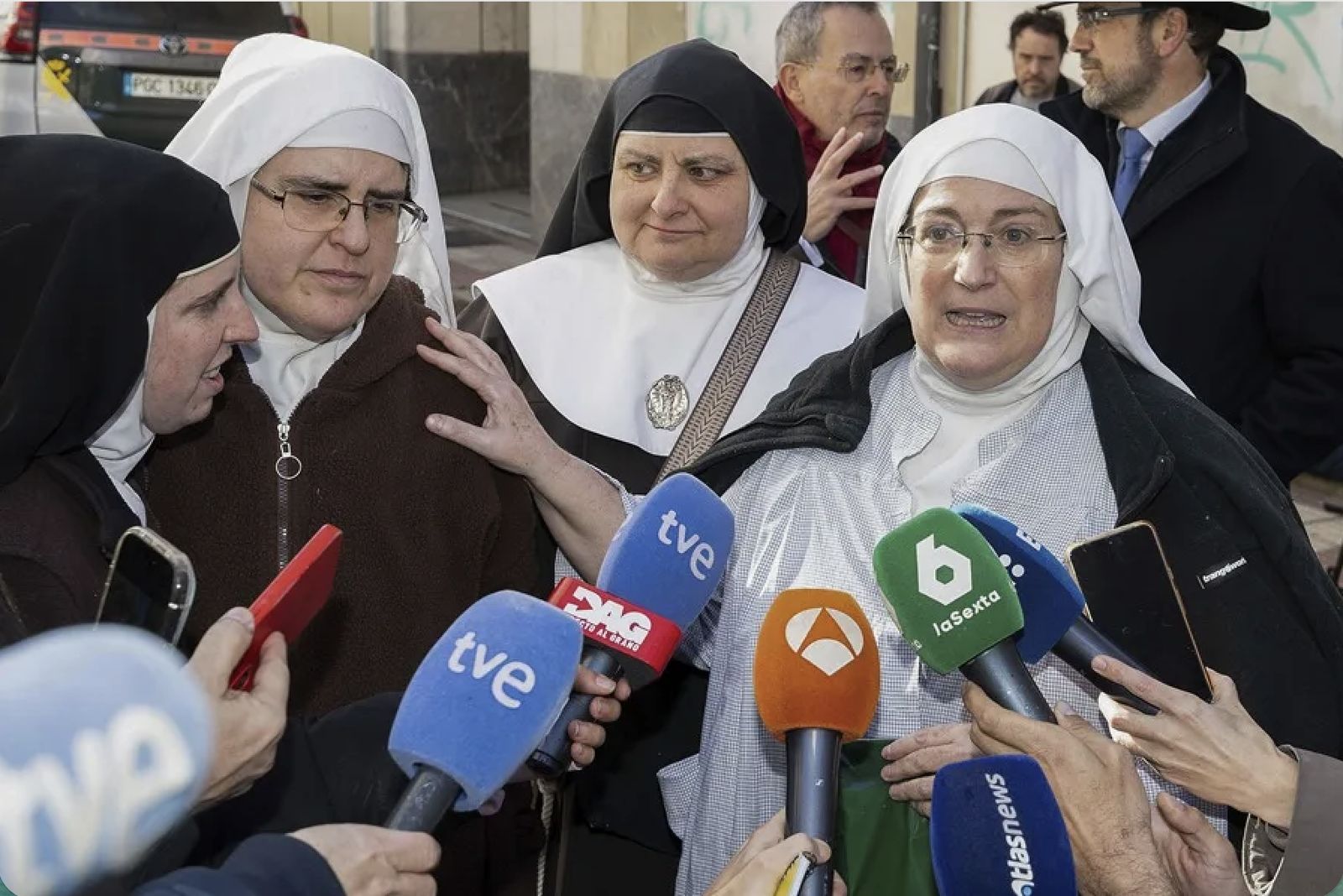 Cuatro de las exclarisas