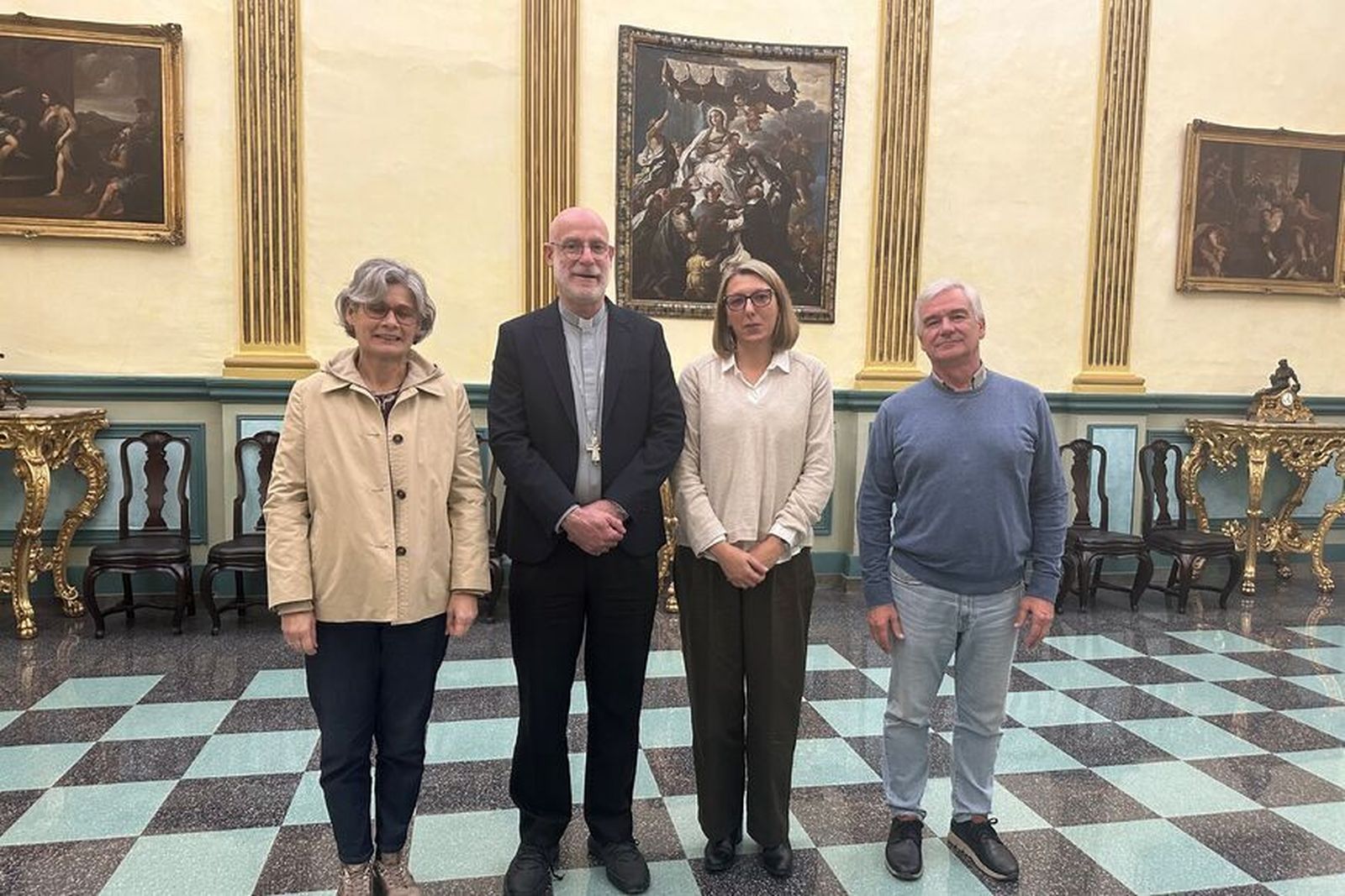 Octavi Vilá, con los miembros de la comisión antiabusos de Girona