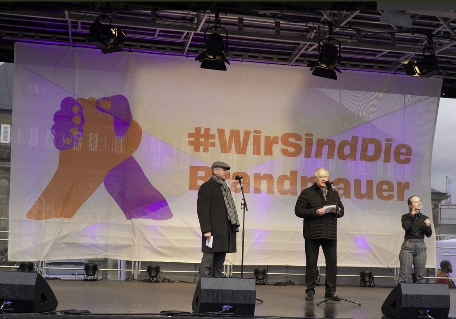 El obispo de Dresden, Heinrich Timmerevers, en un acto contra la ultraderecha