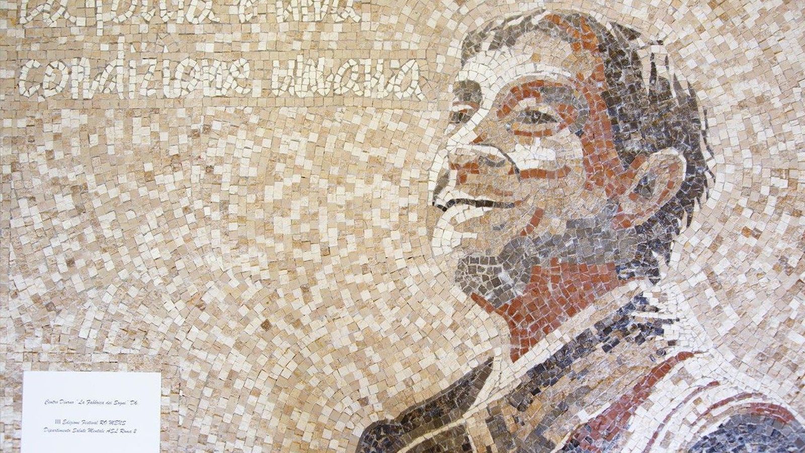 El mosaico con el rostro de Franco Basaglia, creado por los usuarios del Centro Diurno 'La fábrica de los sueños' del DSM ASL Roma 2