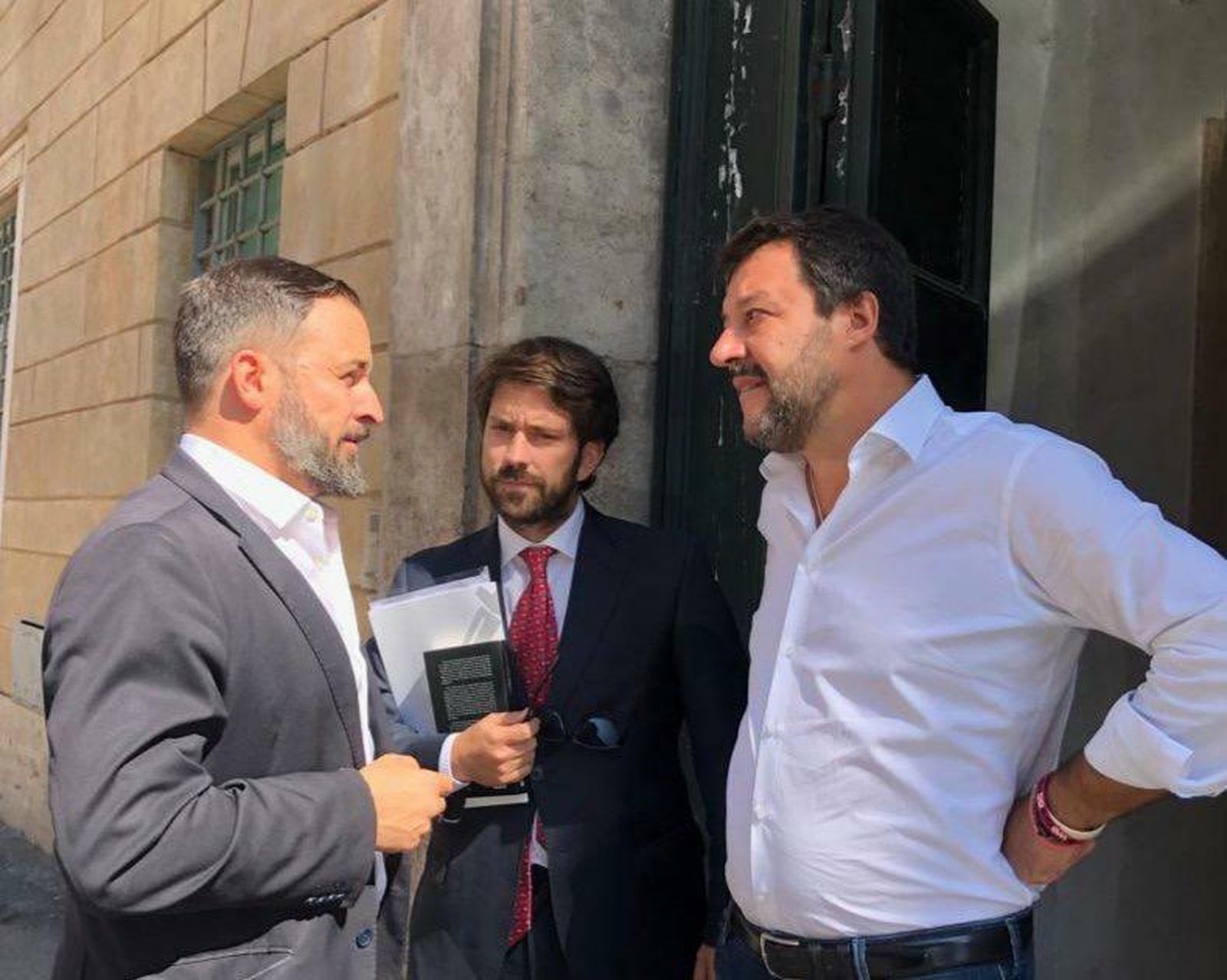 Ariza, con Salvini y Abascal