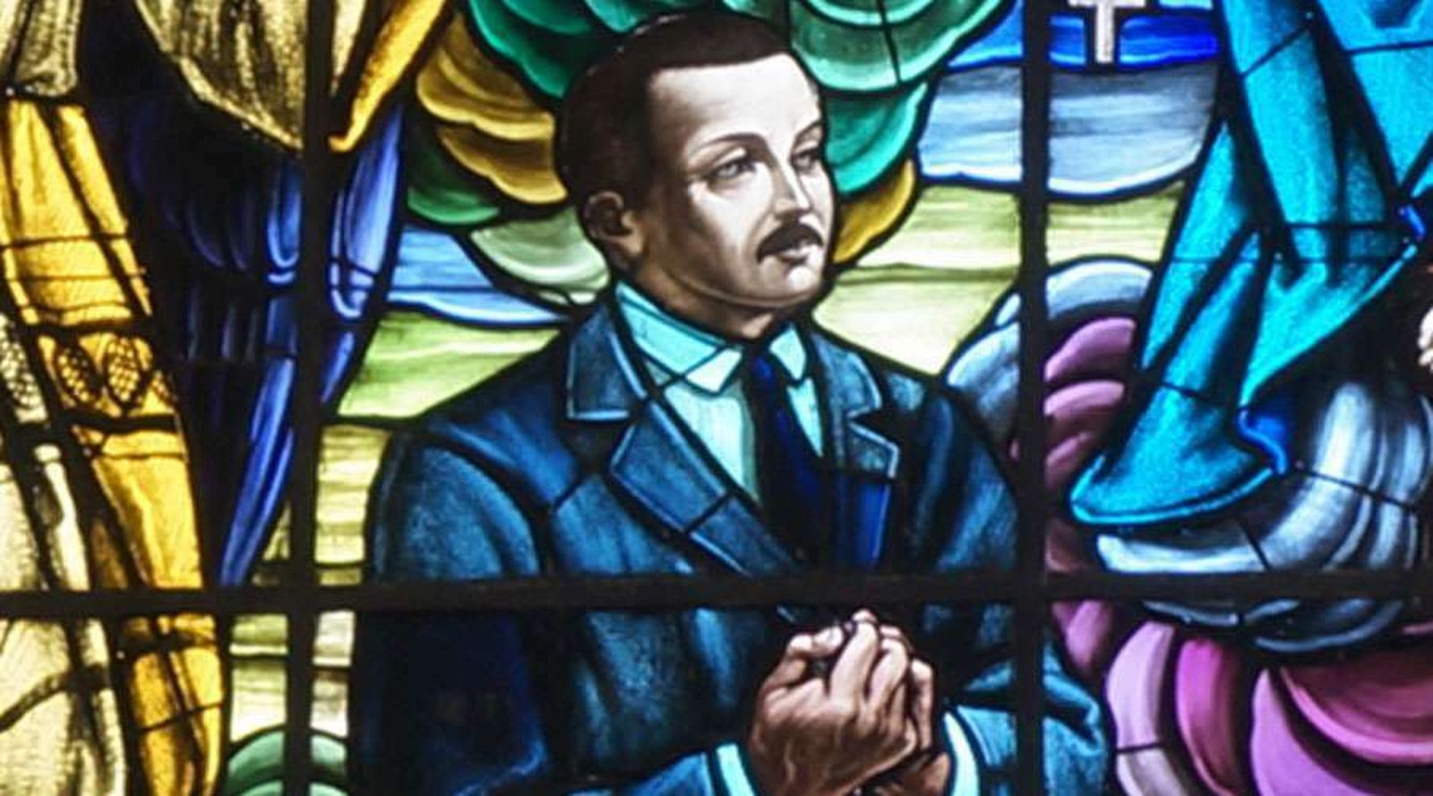 Vidriera dedicada aJosé Gregorio, el "doctor Hernández"