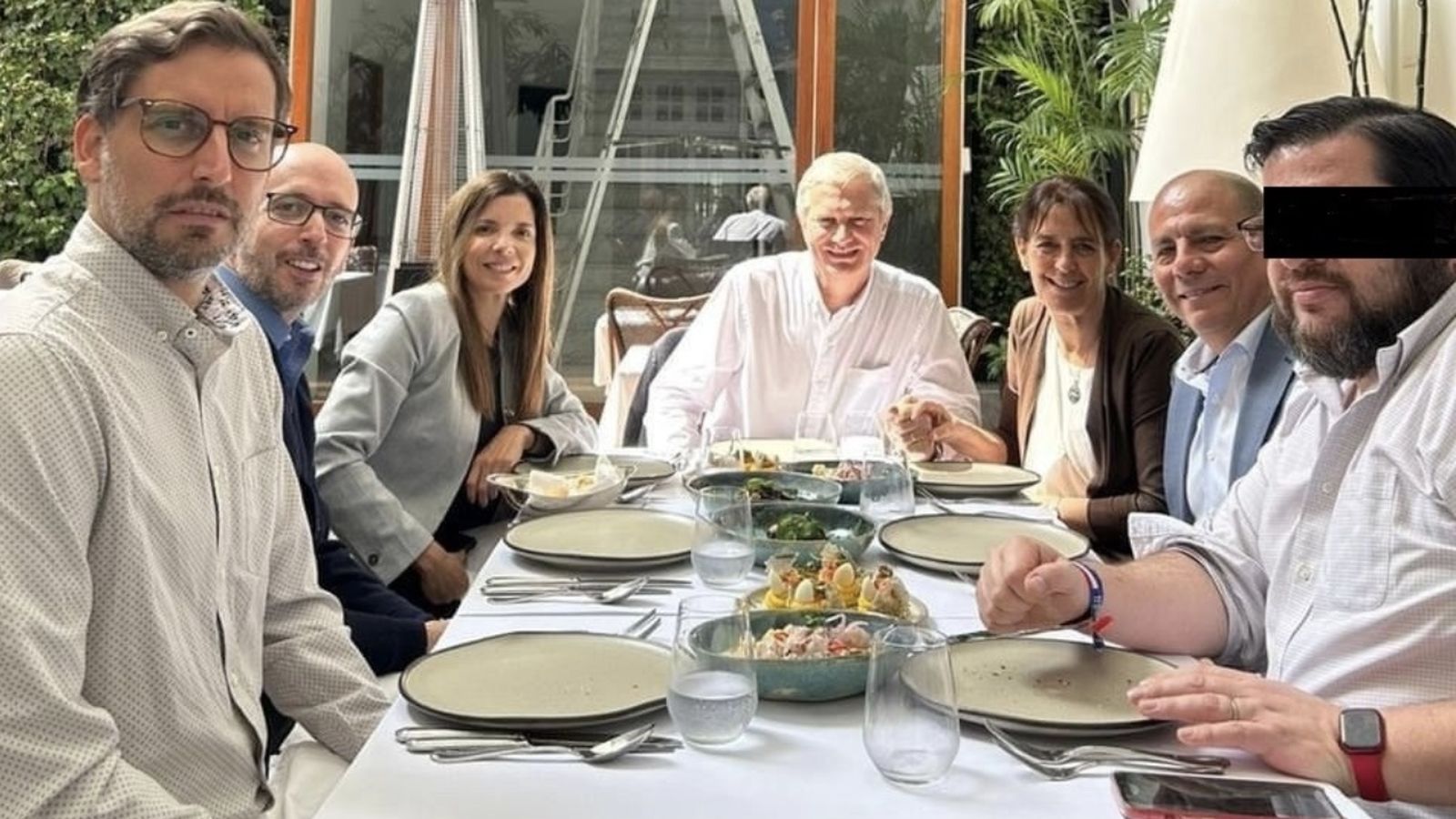 Sebastián Blanco, Ignacio Blanco, Giuliana Caccia, José Antonio Kast, su esposa María Pía Adriasola, Carlos Polo. (Foto: Facebook )