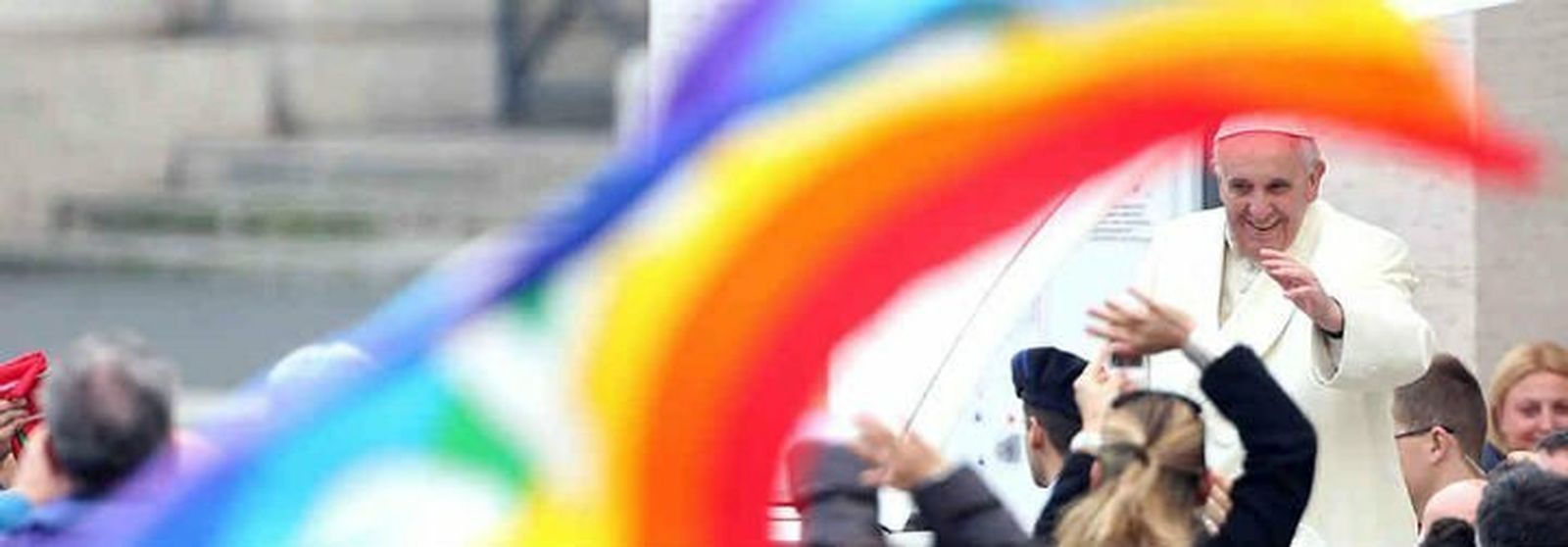 "Las personas LGTBI quieren salir de los armarios eclesiales"