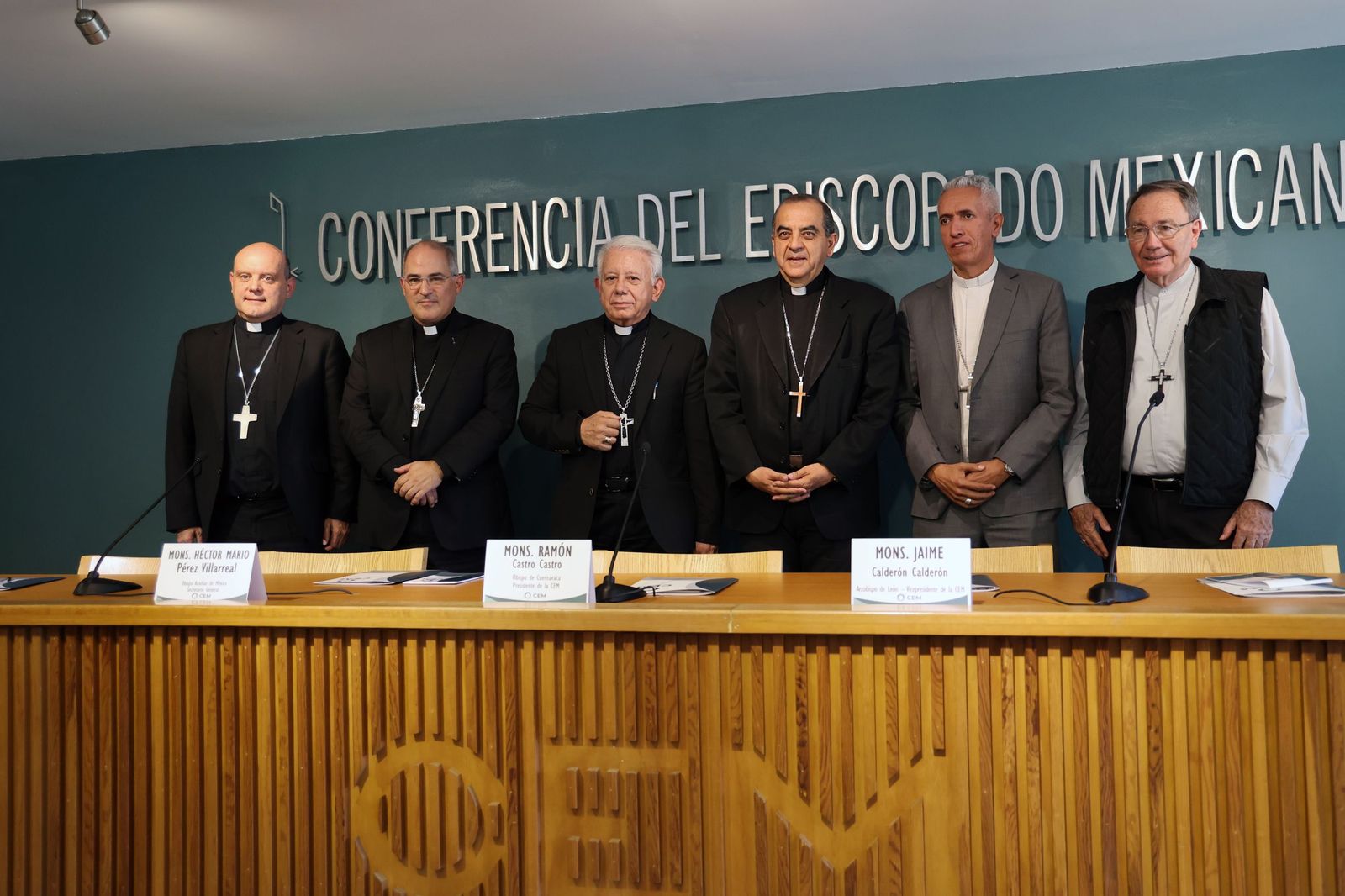 Conferencia Prensa CEM