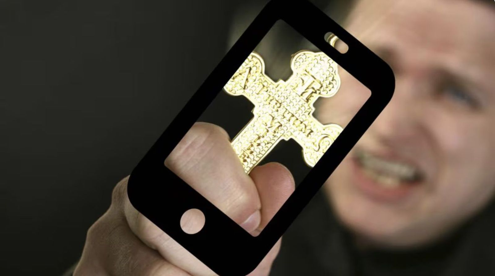 Exorcistas al teléfono