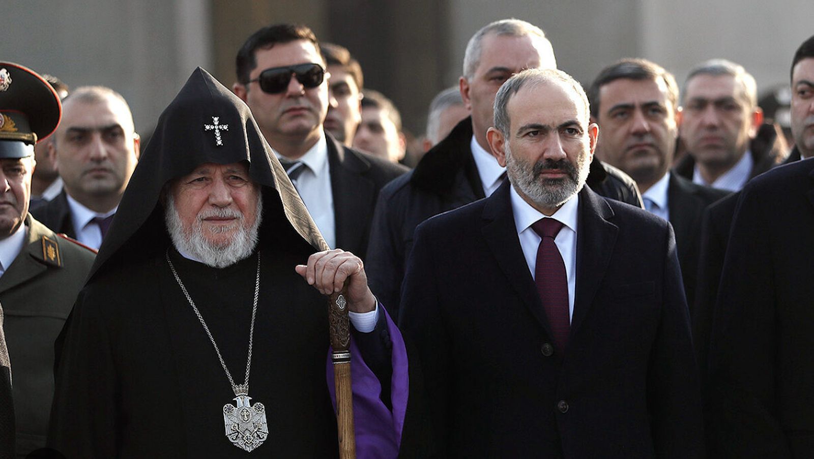 Karekin II y Nikol Pashinyan