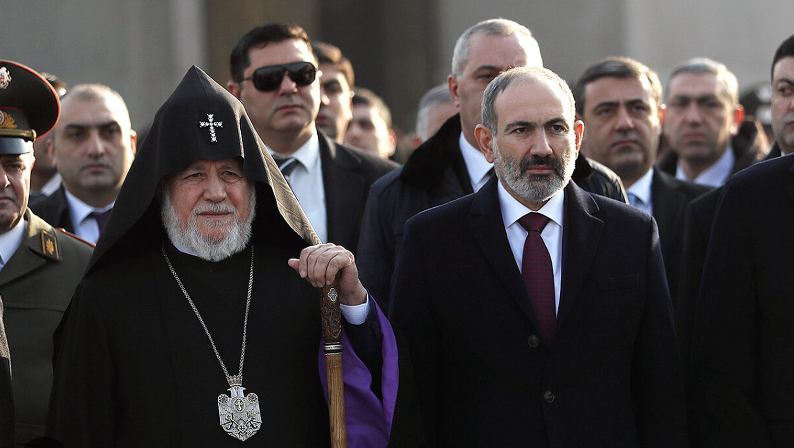 Karekin II y Nikol Pashinyan
