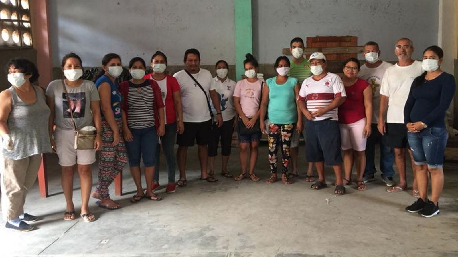 Testimonio del obispo (segundo a la derecha) del Vicariato Apostólico de Requena, en Perú