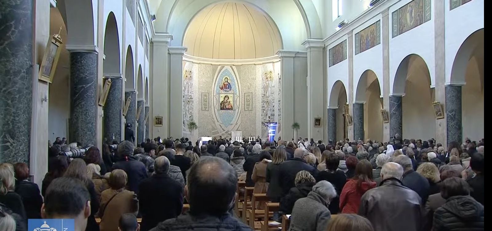 Fieles de Santa María de la Gracia