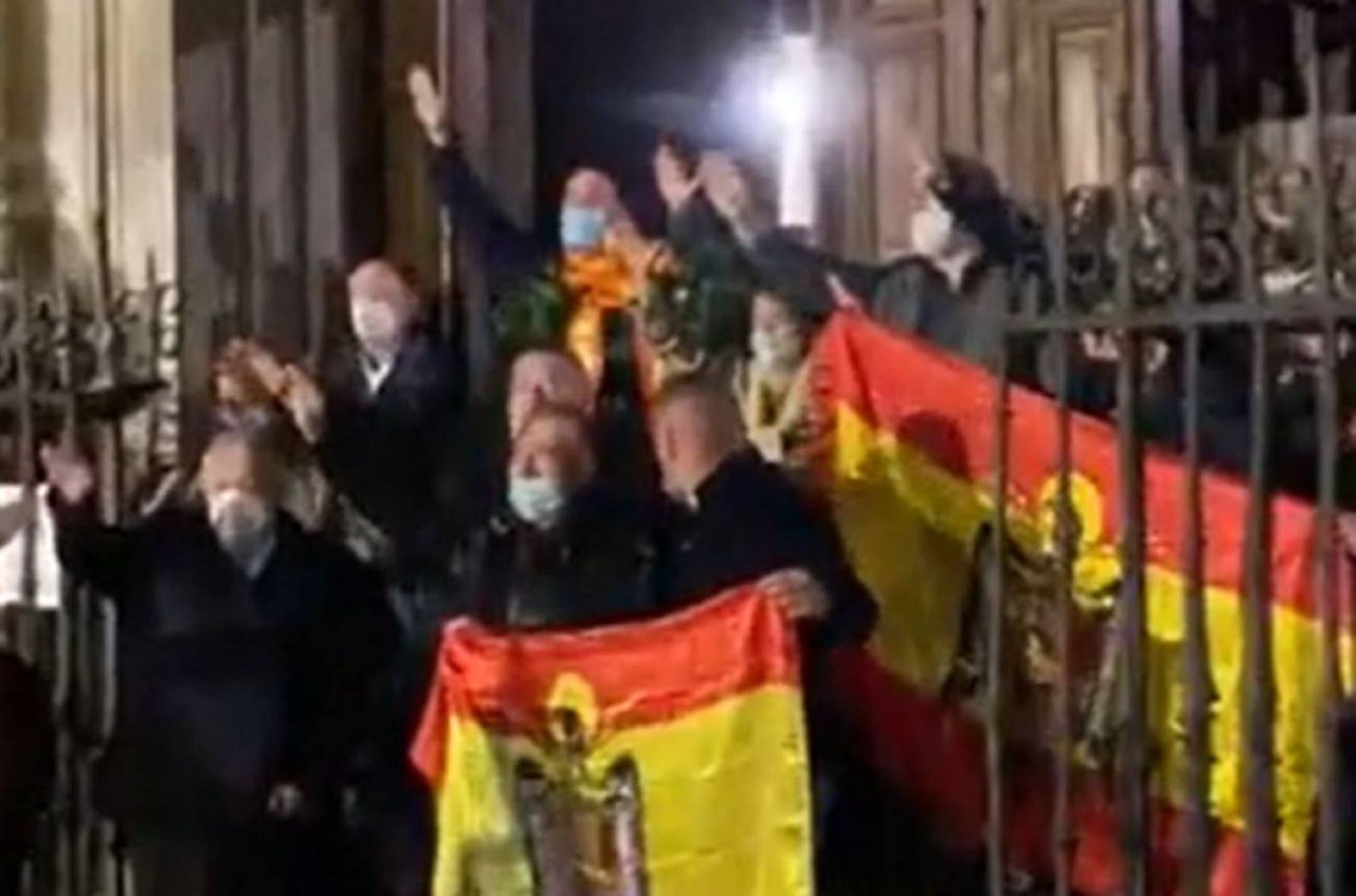 Concentración falangista tras la misa por Franco en Granada