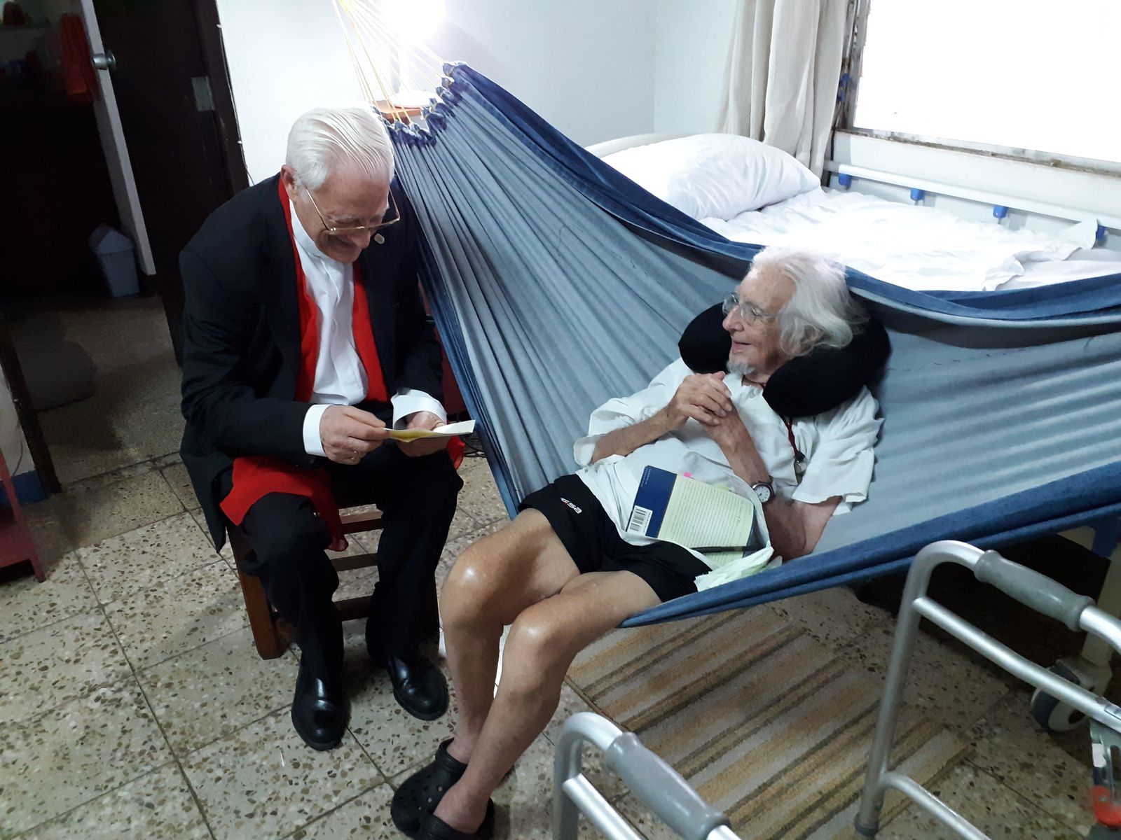 El padre Angel, con Ernesto Cardenal