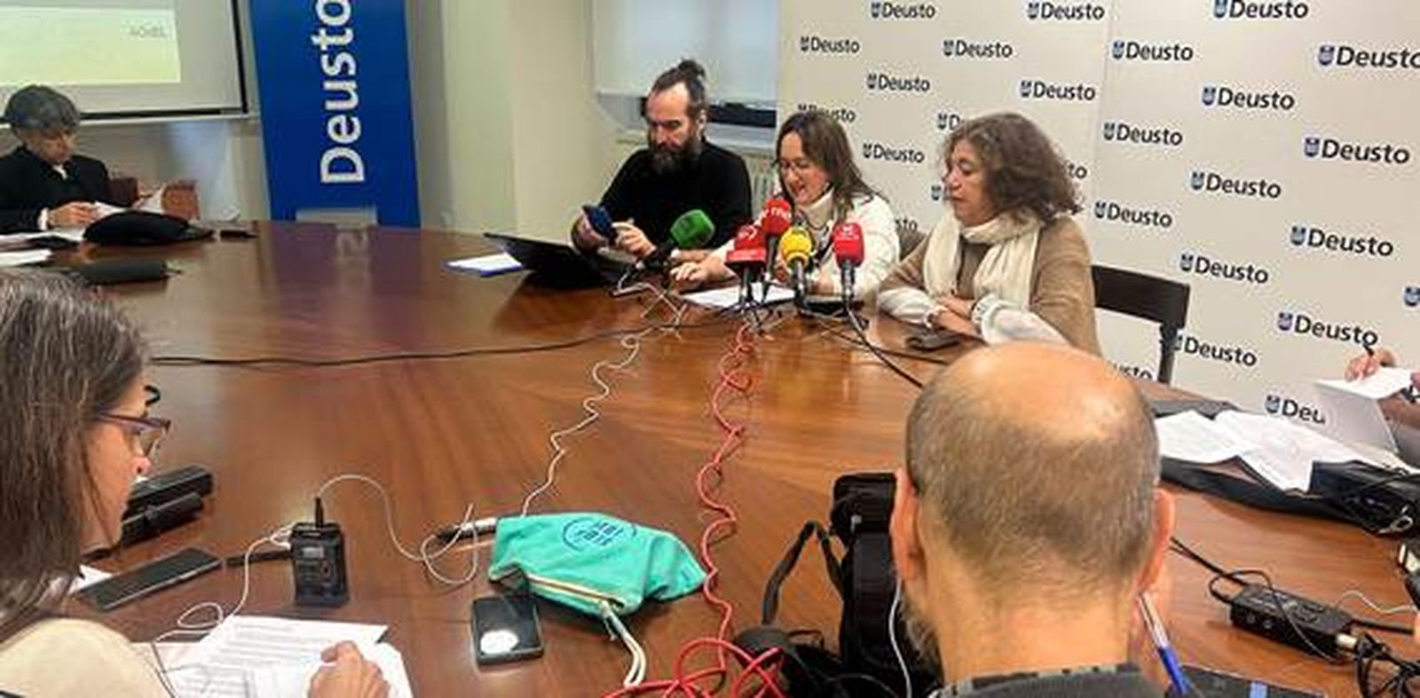 Presentación del Deustobarómetro de invierno