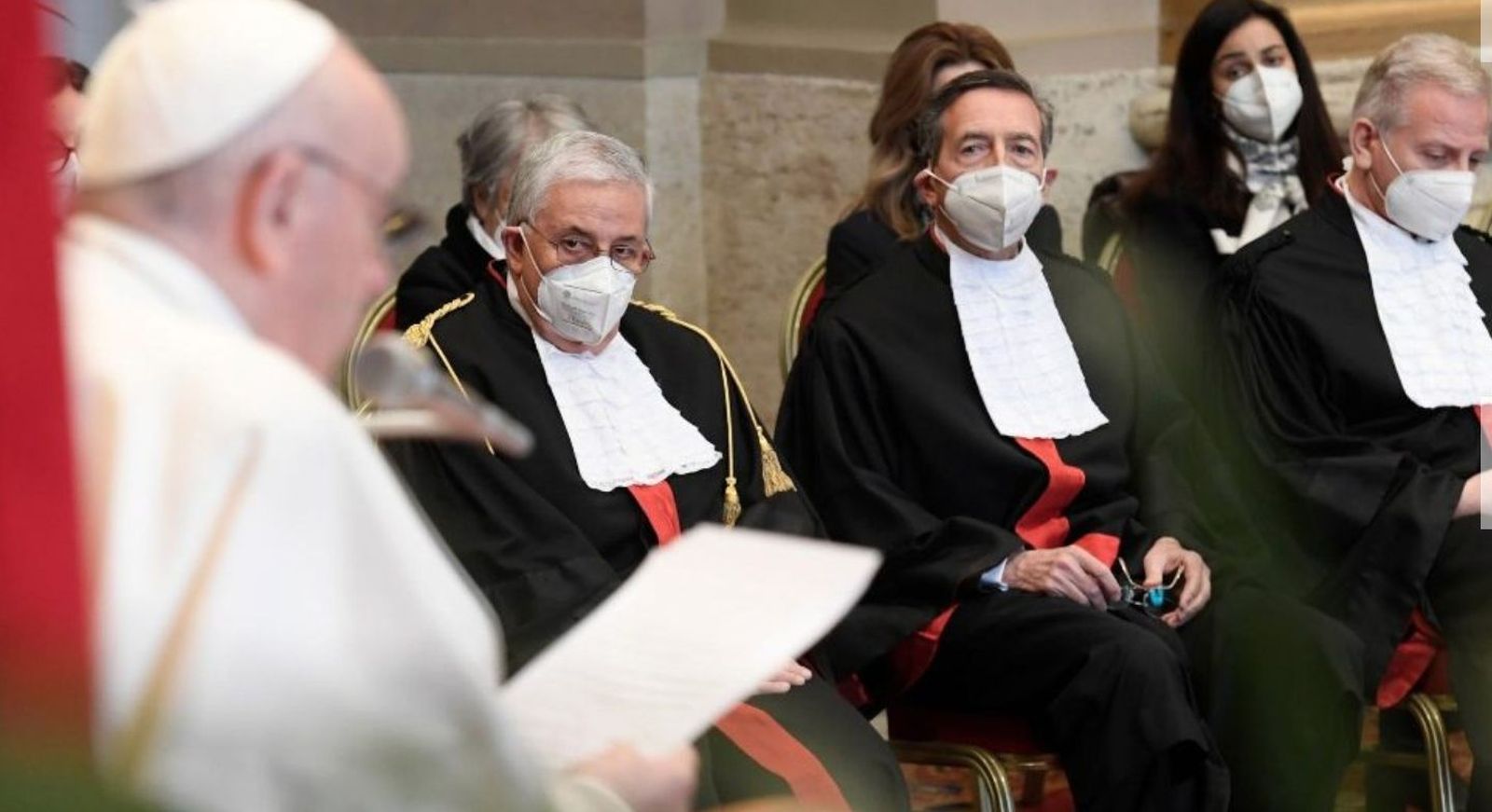 Francisco y los jueces del Vaticano