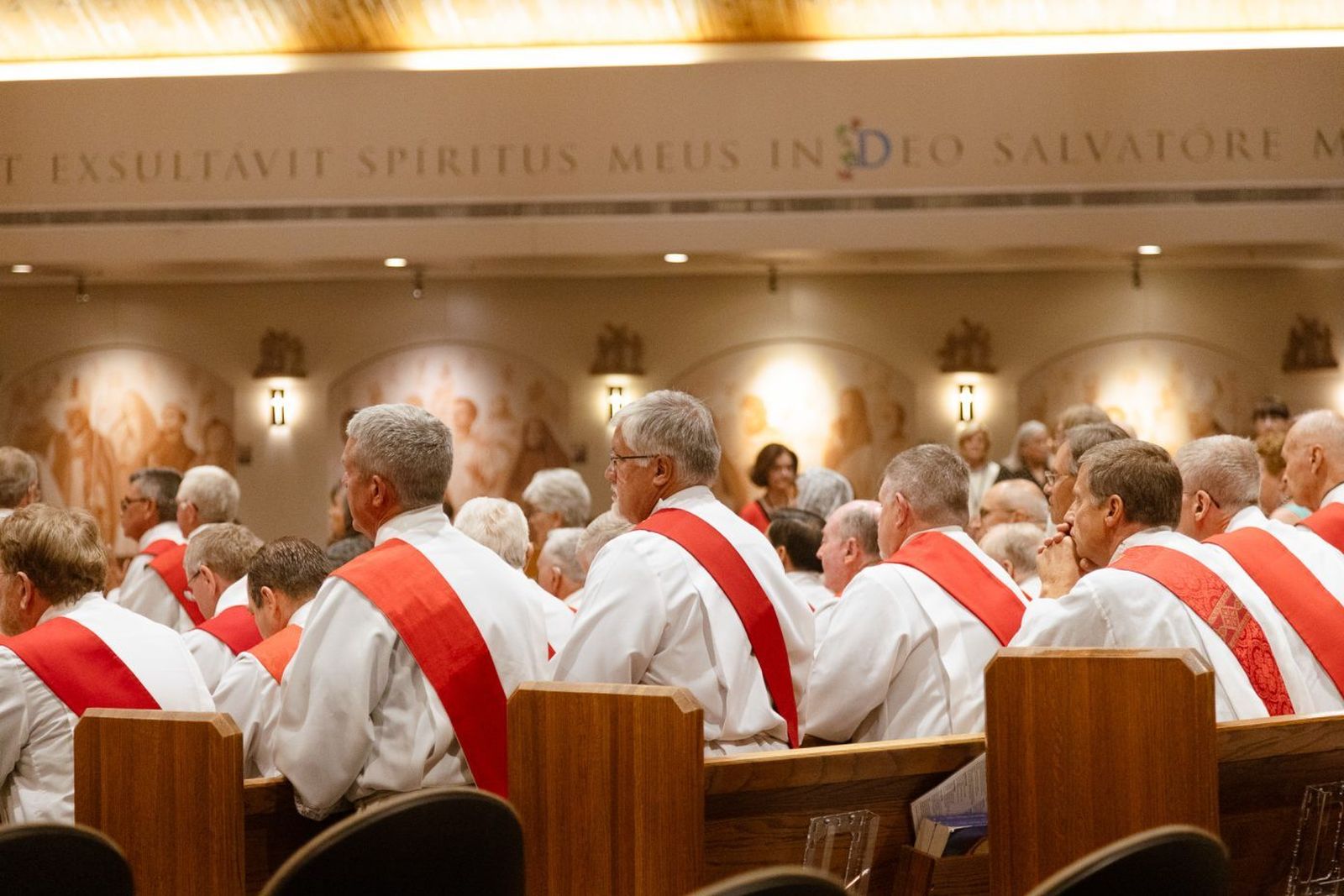 Diáconos en una celebración