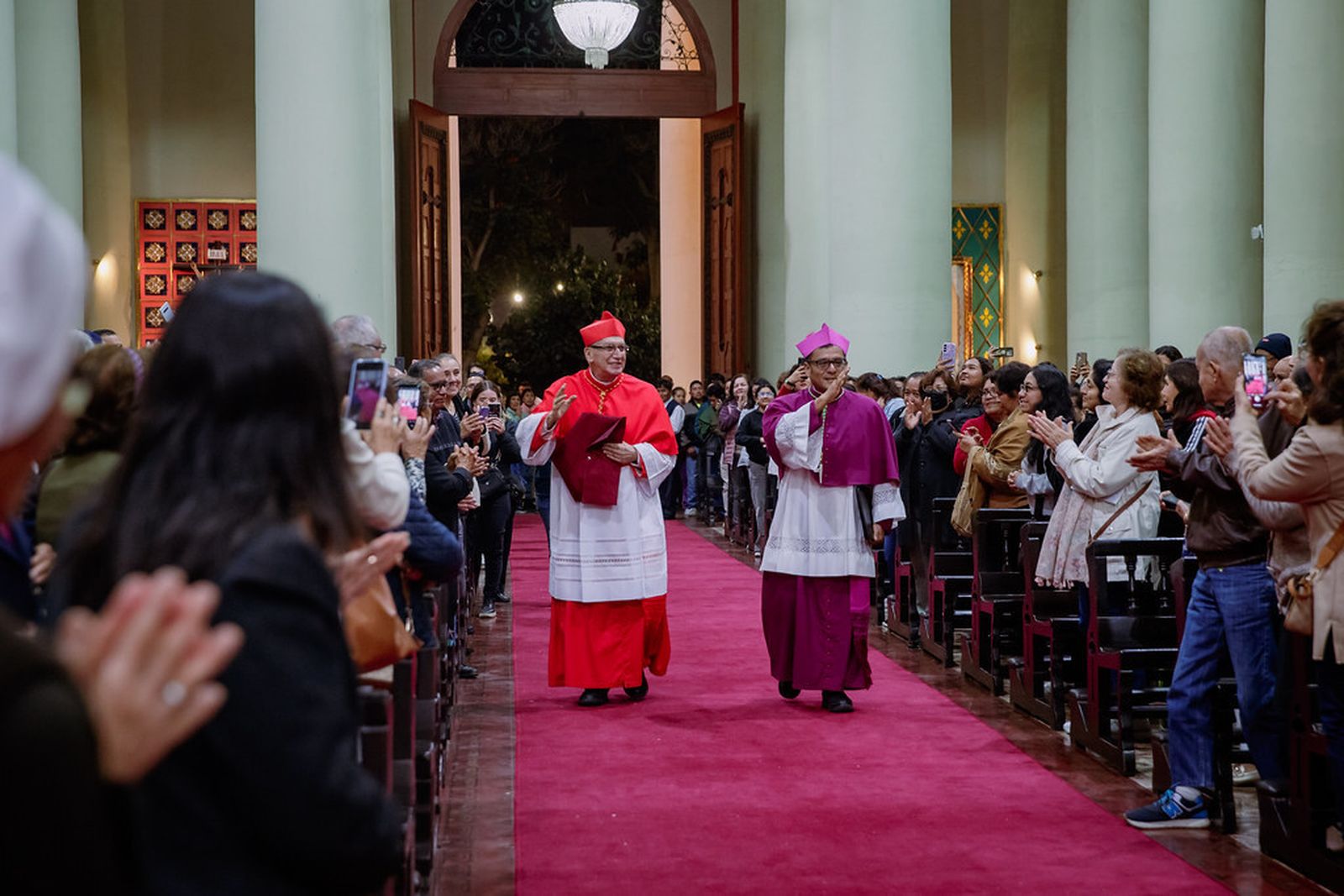 Carlos Castillo, con el obispo de Chiclayo