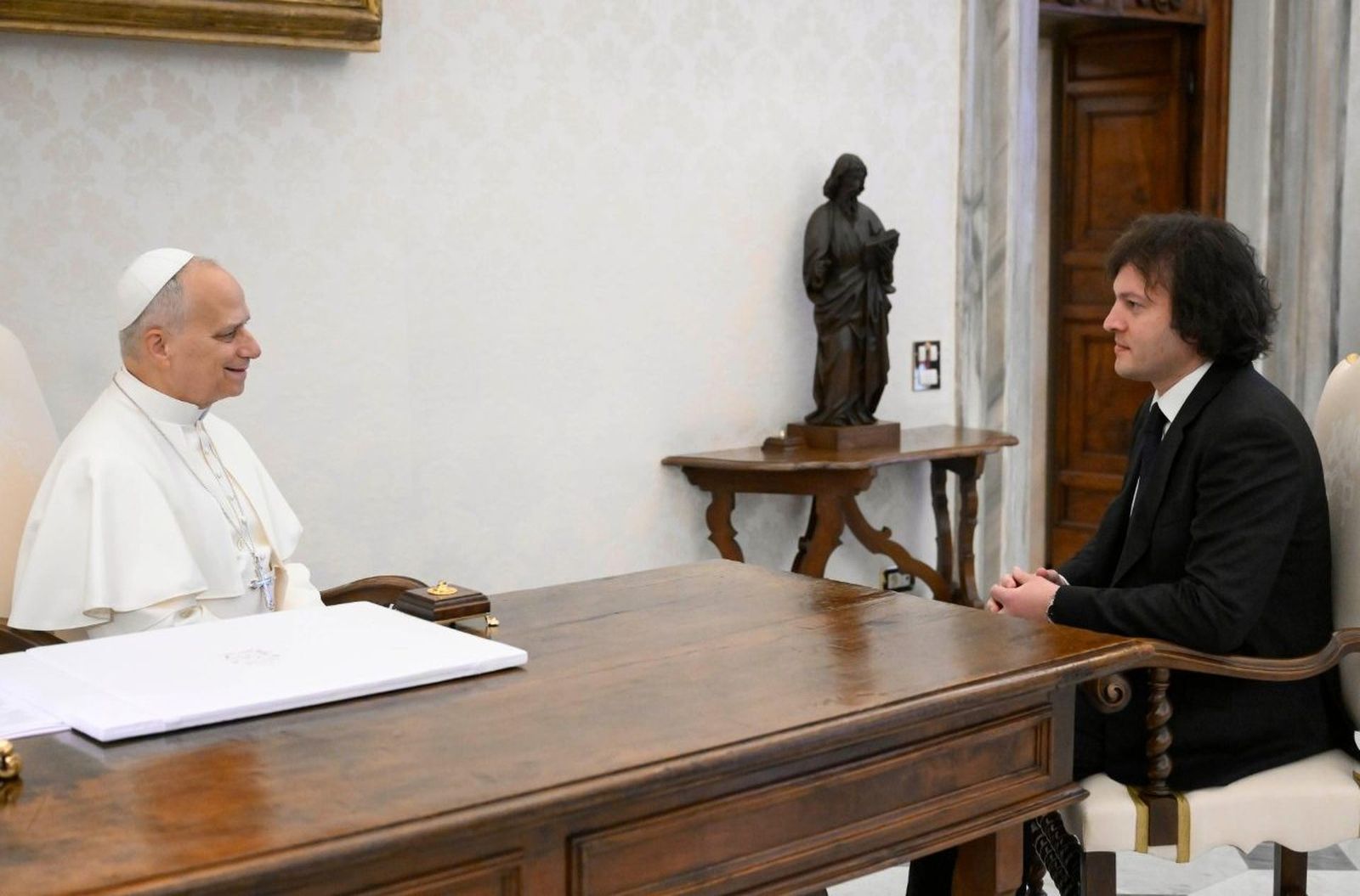 Irakli Kobakhidze en audiencia con el Papa León XIV