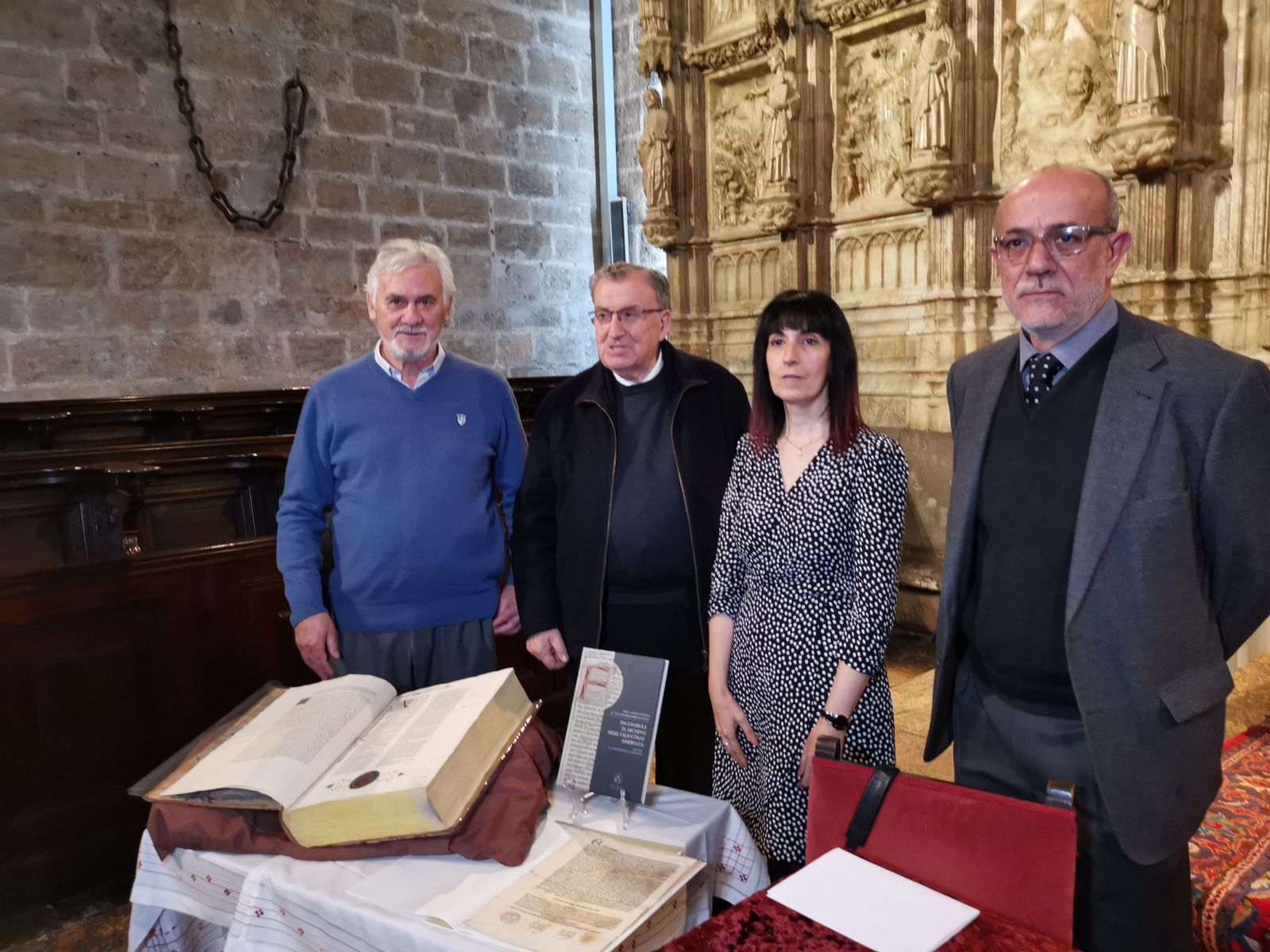 Los autores con el deán