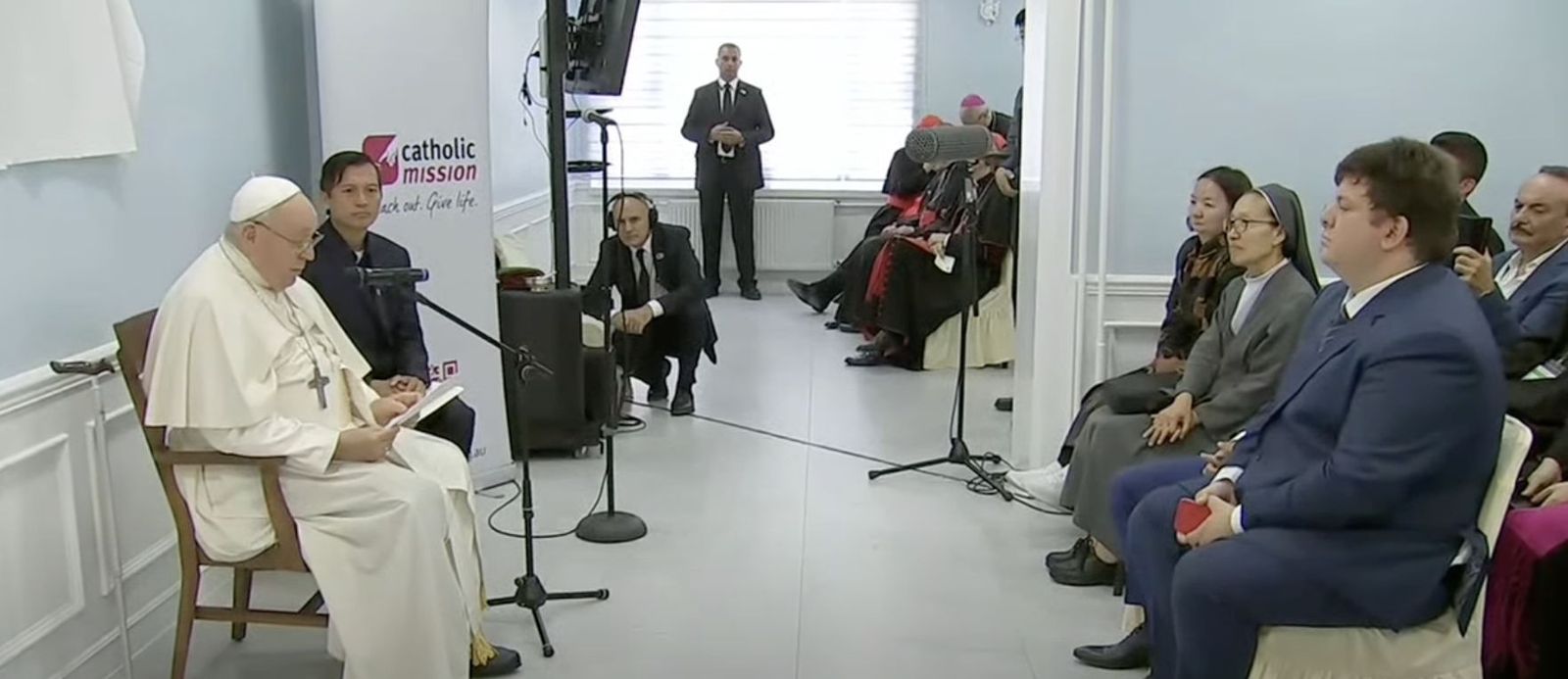 Francisco inauguró la 'Casa de la Misericordia'