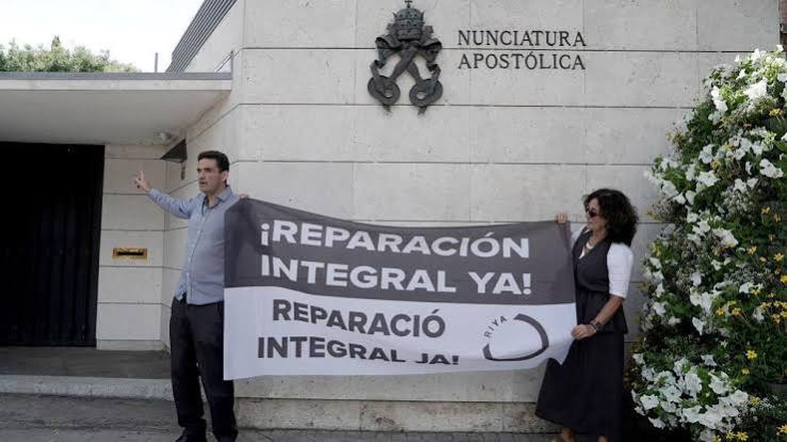 Protesta de víctimas de pederastia frente a la Nunciatura