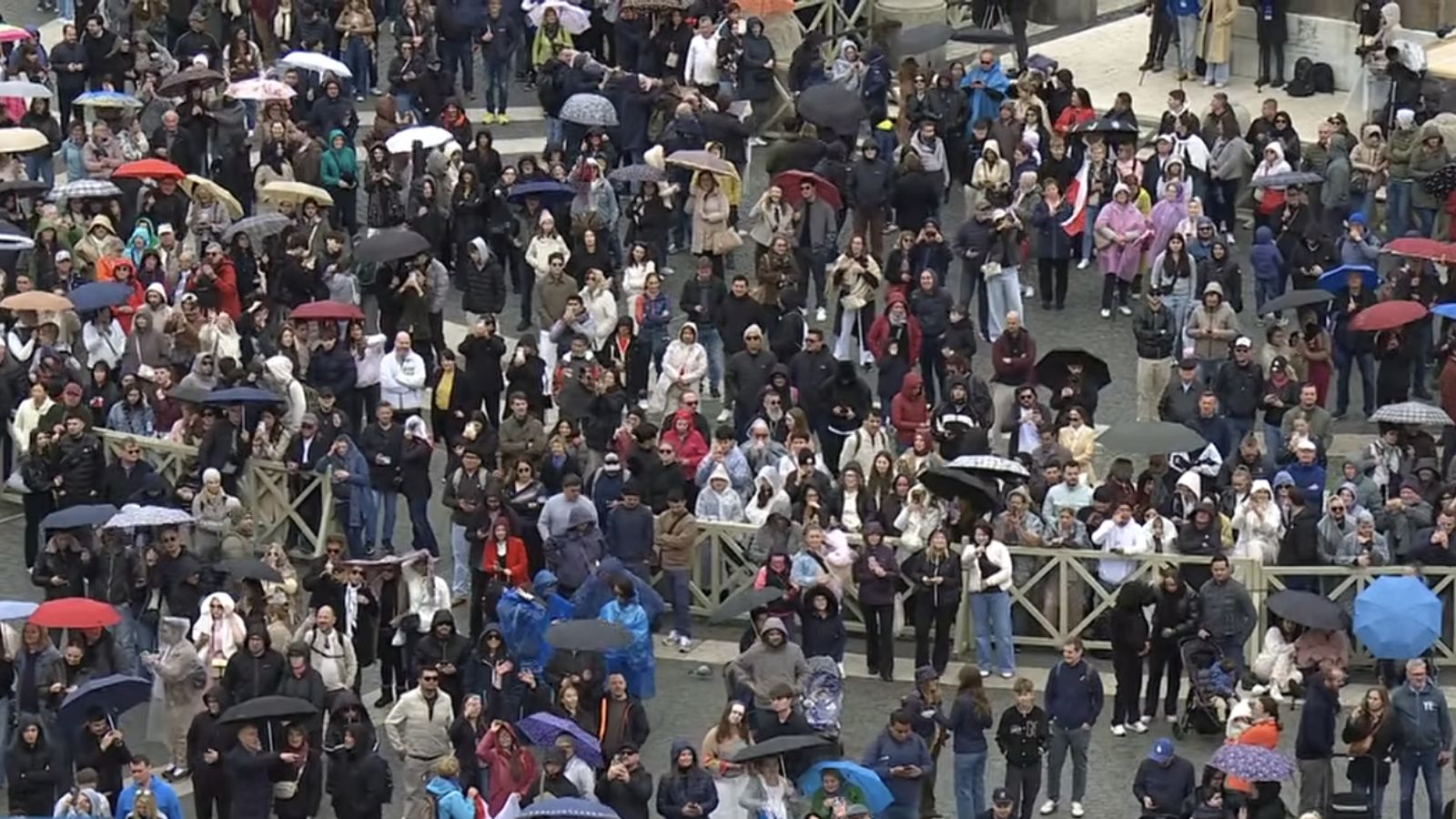 Angelus lluvioso en Roma