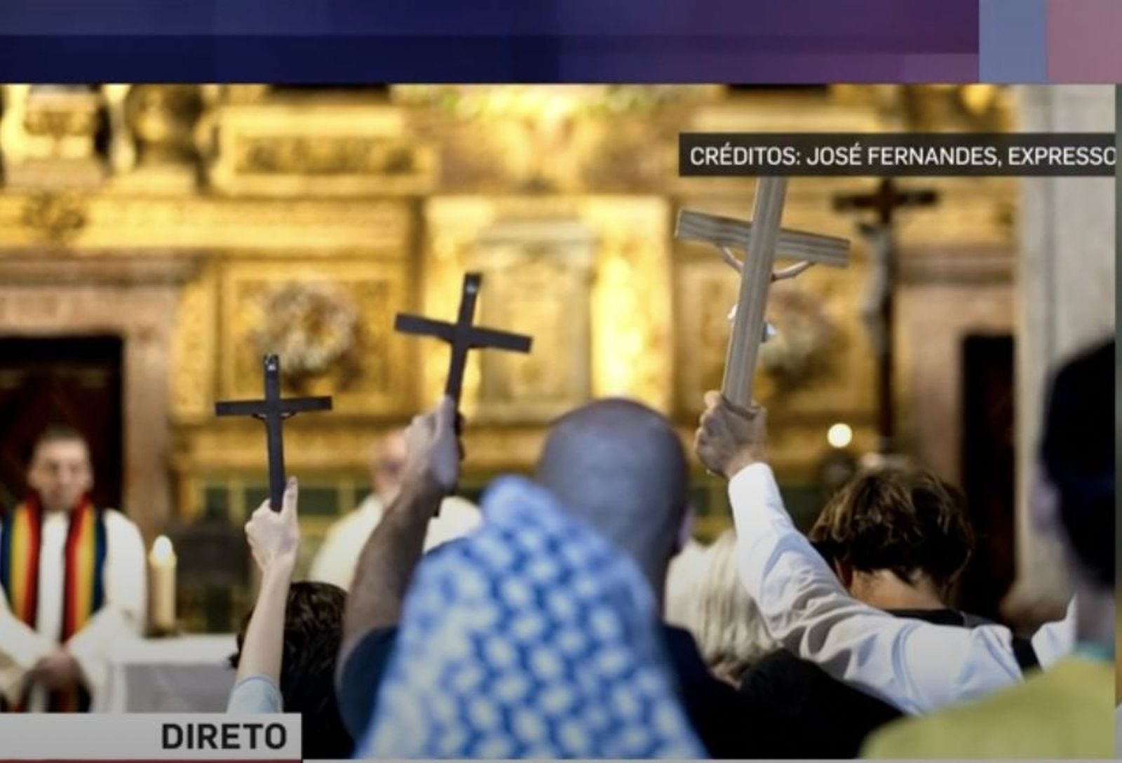 Fotograma de la televisión portuguesa informando del asalto a la misa LGTB