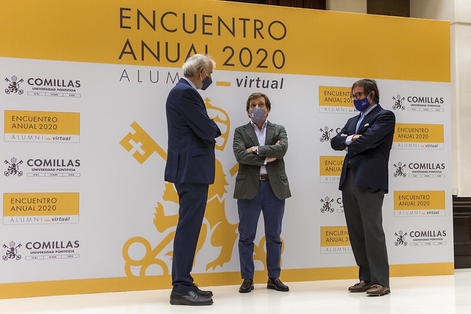 Martínez Almedia, con el rector de Comillas