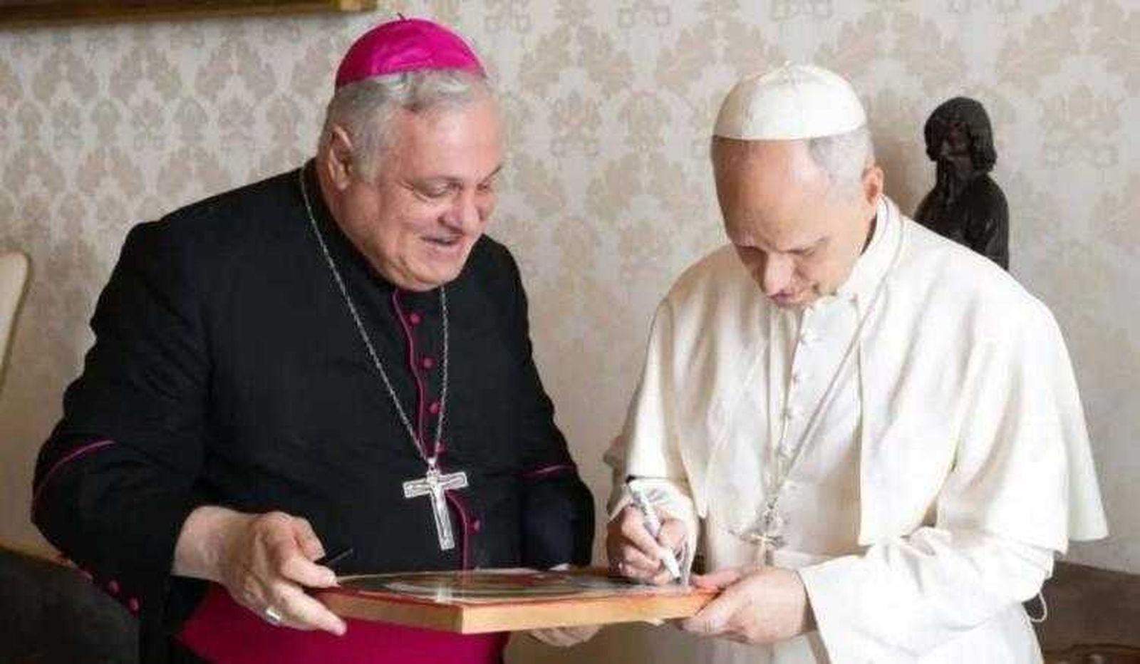 Monseñor Marcelo Colombo y el papa León XIV