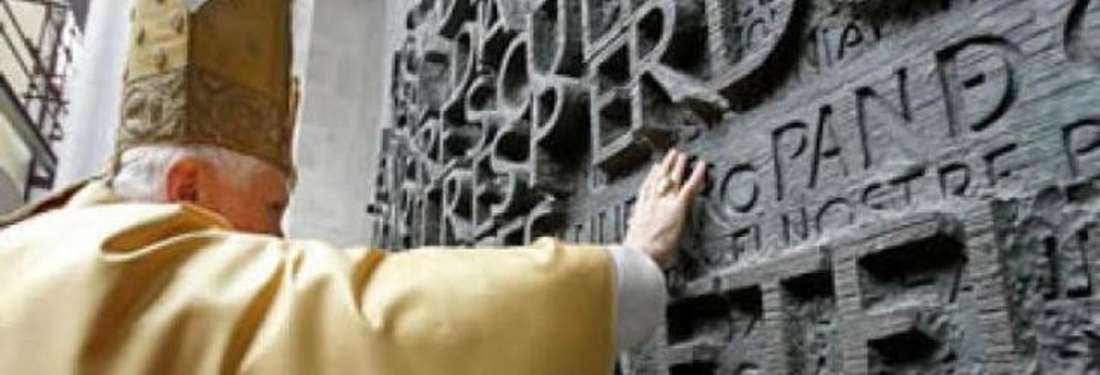 Benedicto abrió al mundo las puertas de la Sagrada Familia