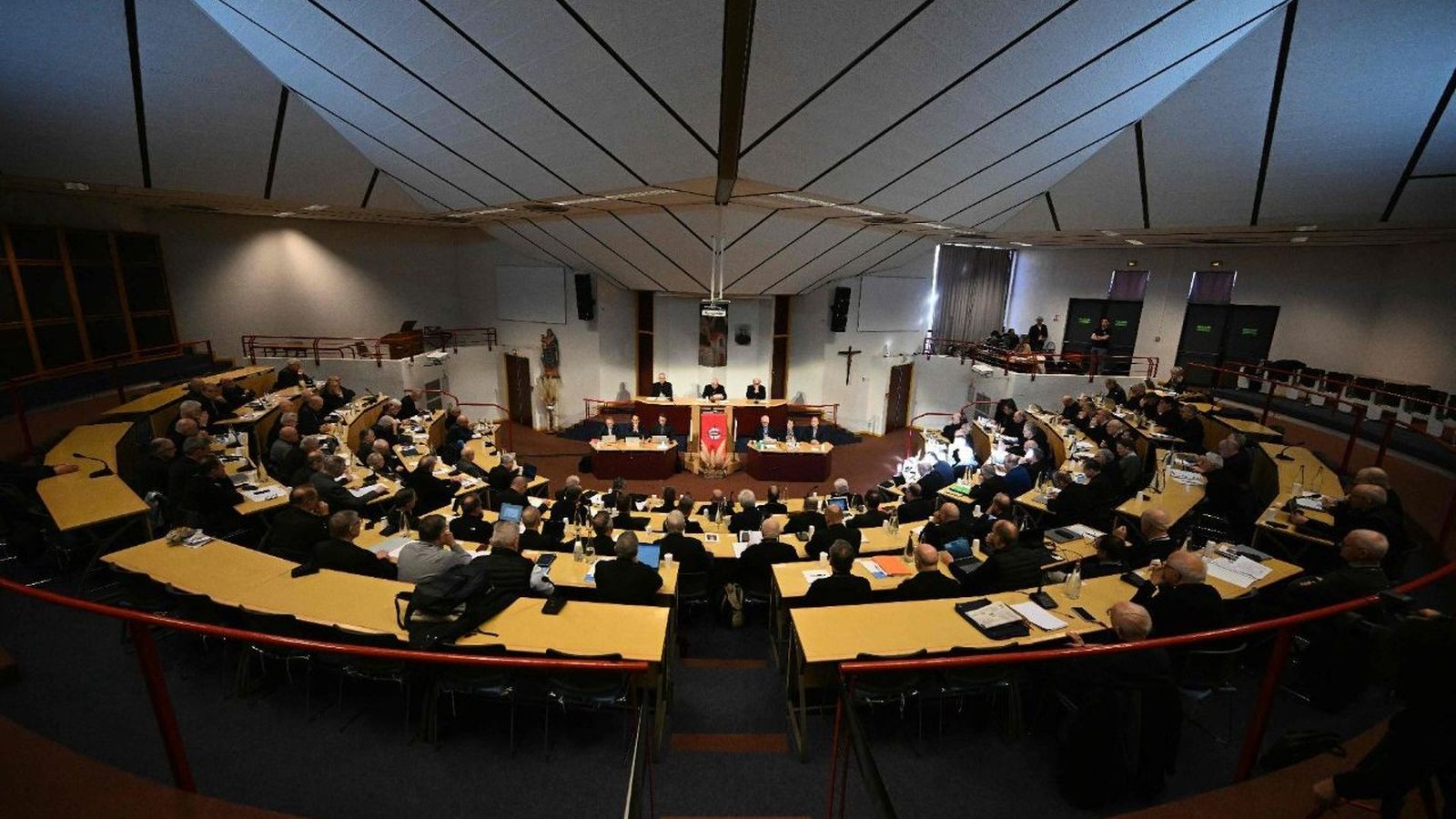 Obispos franceses, reunidos en Lourdes