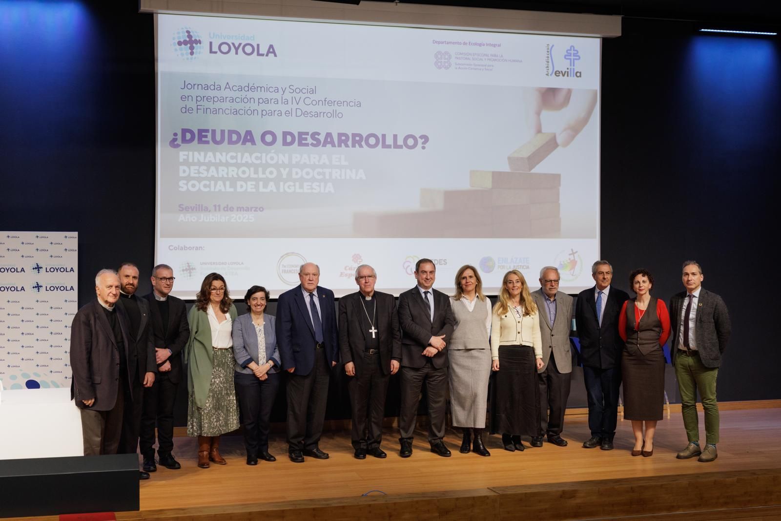 Jornada "¿Deuda o Desarrollo?" en la Universidad Loyola