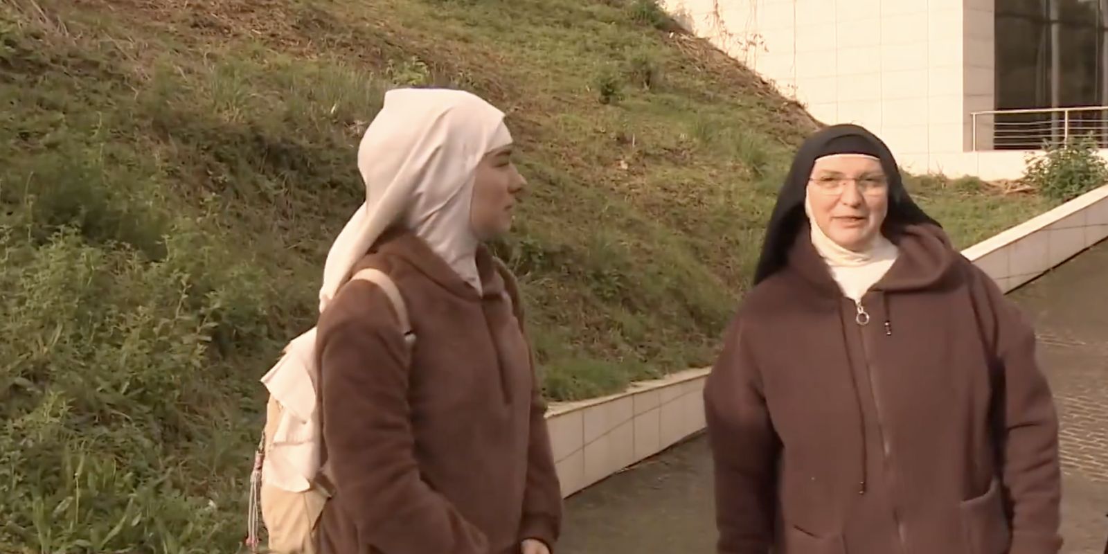 Las dos ex clarisas, en Basurto