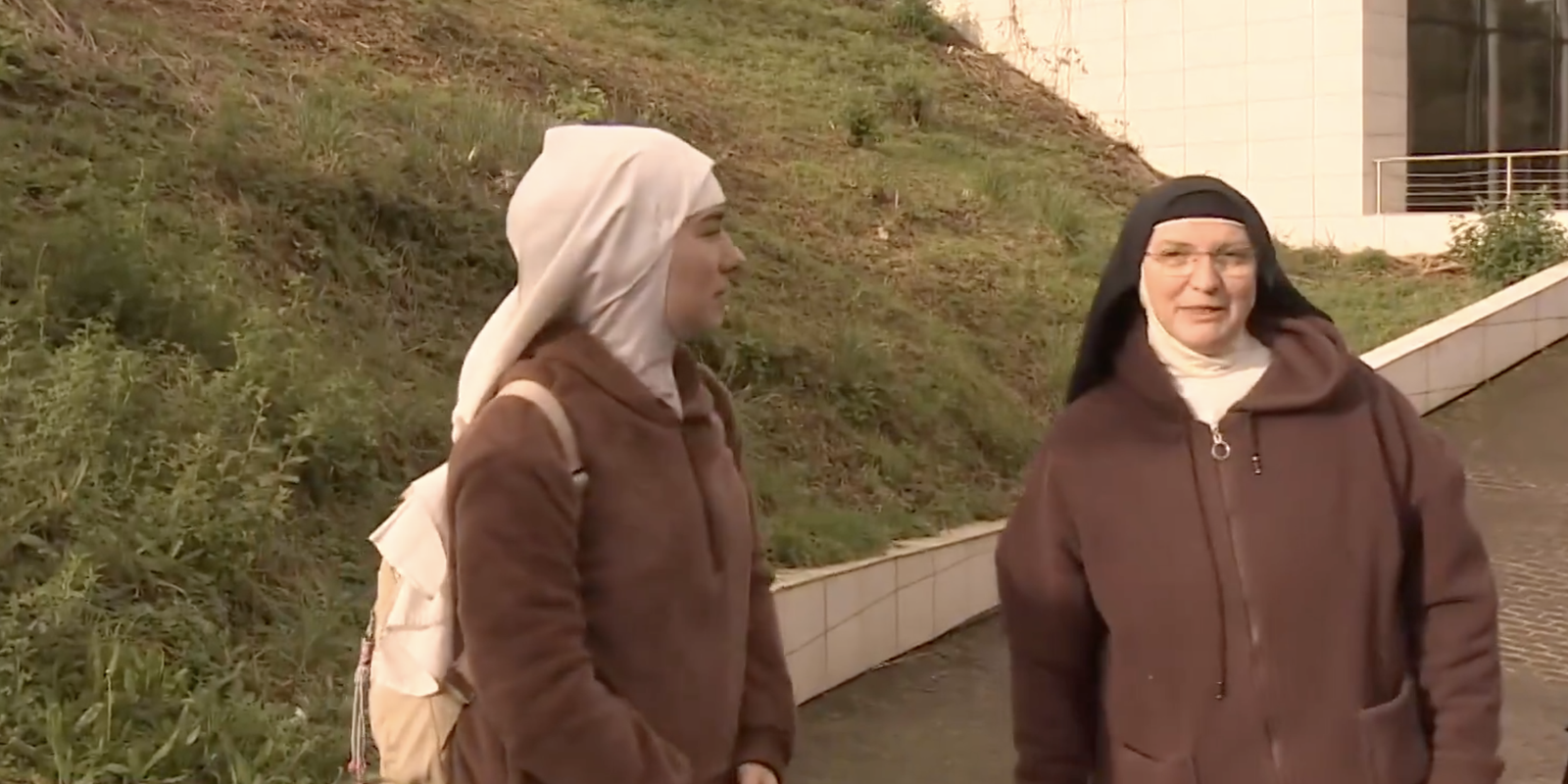 Las dos ex clarisas, en Basurto